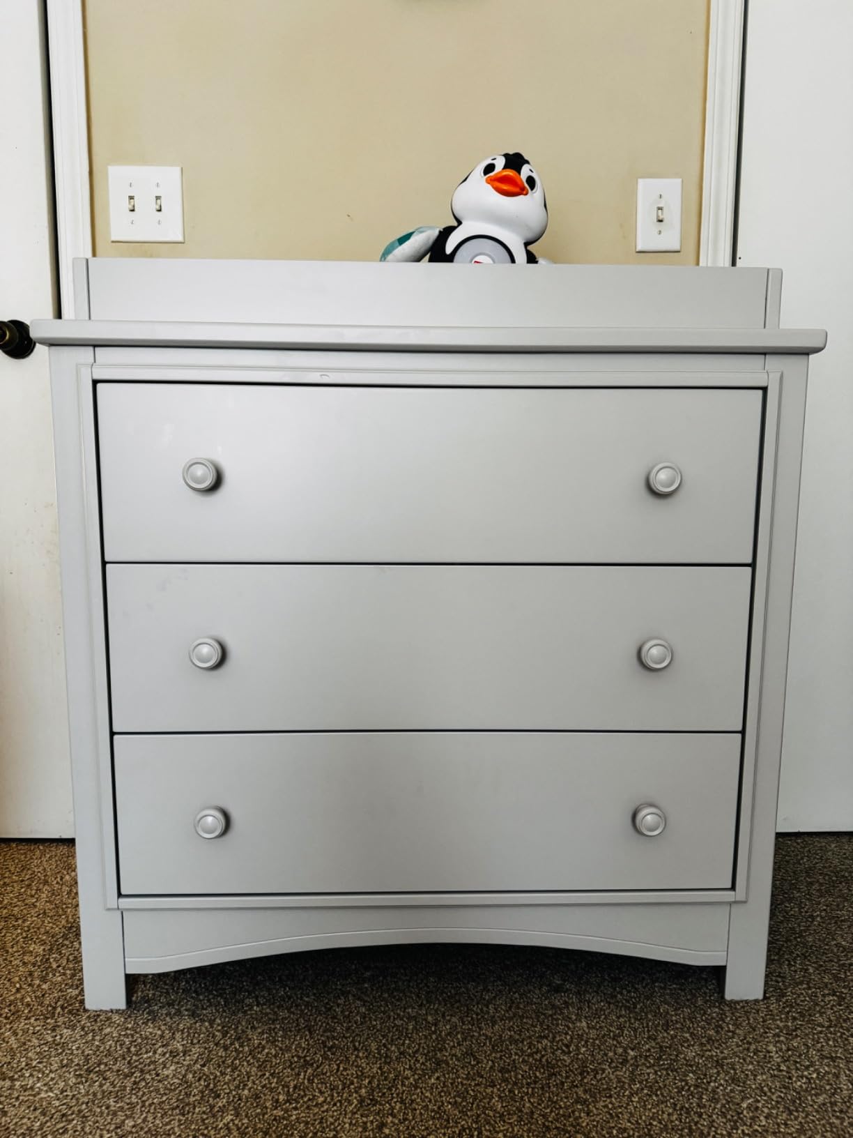 Delta Children Perry 3 Drawer Dresser with Changing Top and Interlocking Drawers, Bianca White customer photo 1