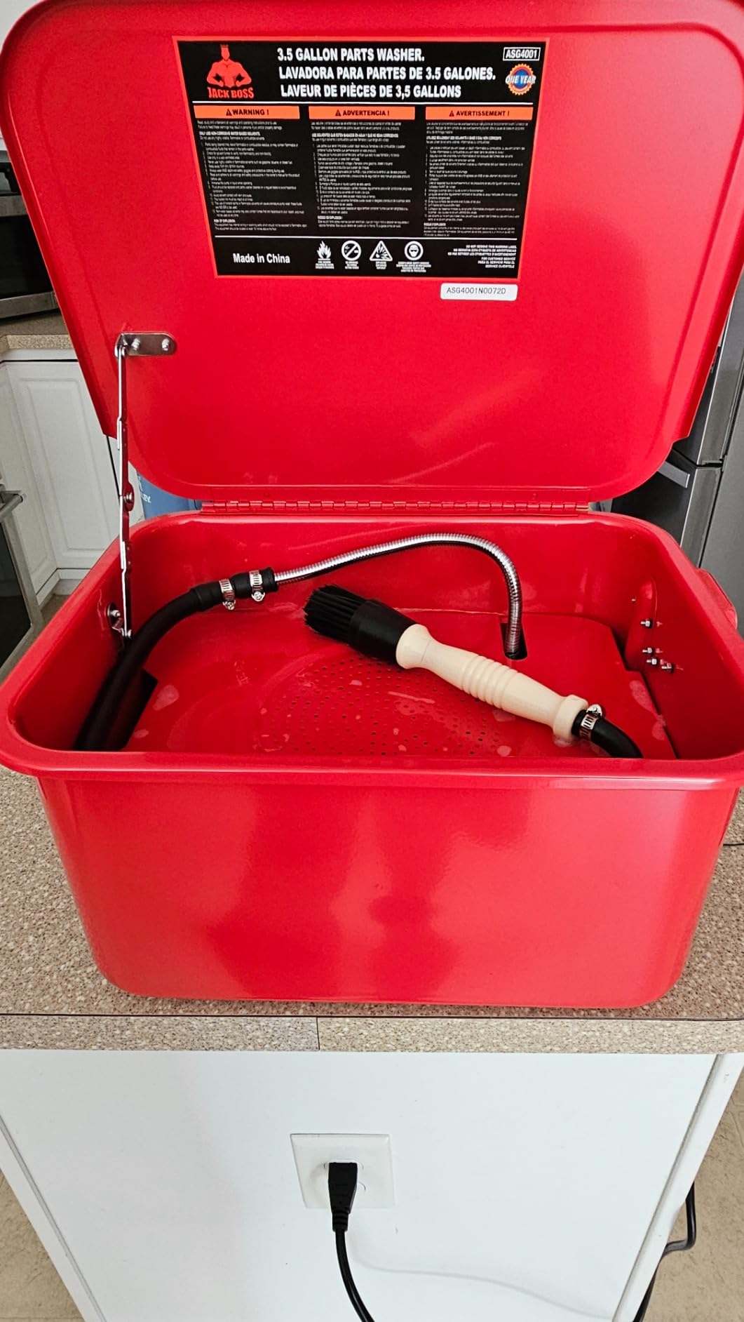 Jack Boss 3.5 Gallon Capacity Portable Steel Cabinet Parts Washer with 110V Electric Pump for Wheel Bearings, Gears, and Carburetors, Red customer photo 2