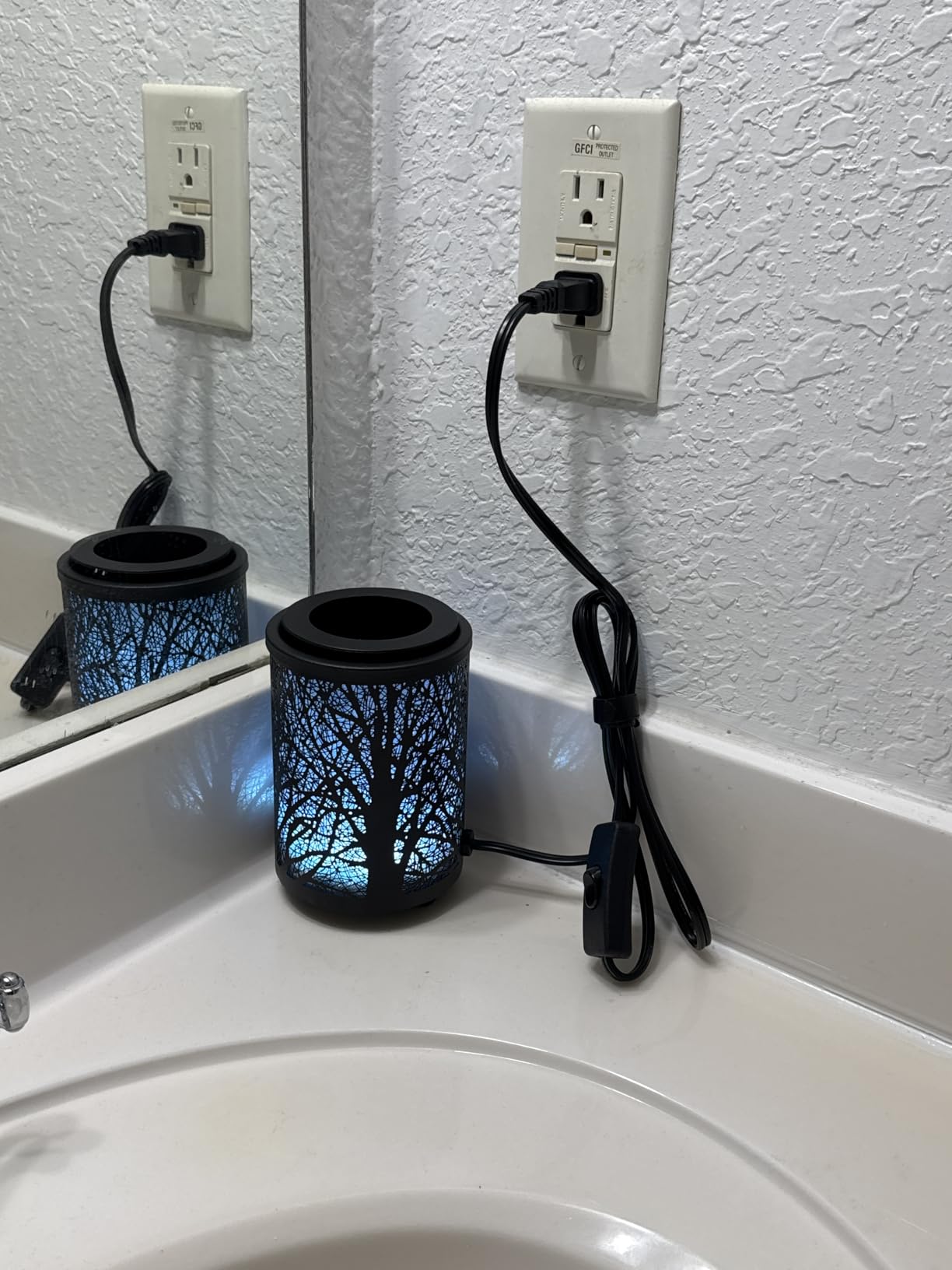Leyoue Electric Wax Melt Warmer PTC Heating Plate with 7 Colors LED Changing Light Wax Warmer Fragrance Warmer for Home Office Gifts & Decor(Black Forest) customer photo 2