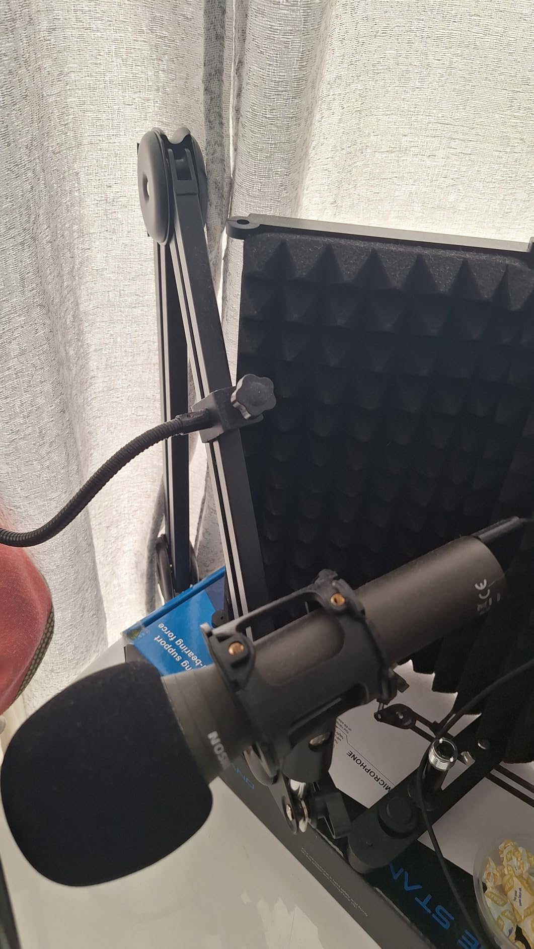 SAMSON Technologies Q2U USB/XLR Dynamic Microphone Recording and Podcasting Pack customer photo 1