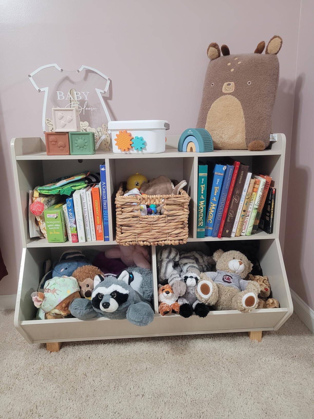 UTEX Wooden Kids Bookshelf & Toy Organizer, 5 Storage Cubes with Wood Legs, Cube Toy Storage Organizer, Rounded Edges, Anti-Tip Device, Water-Based Paint for Kids Room, Nursery, White customer photo 2