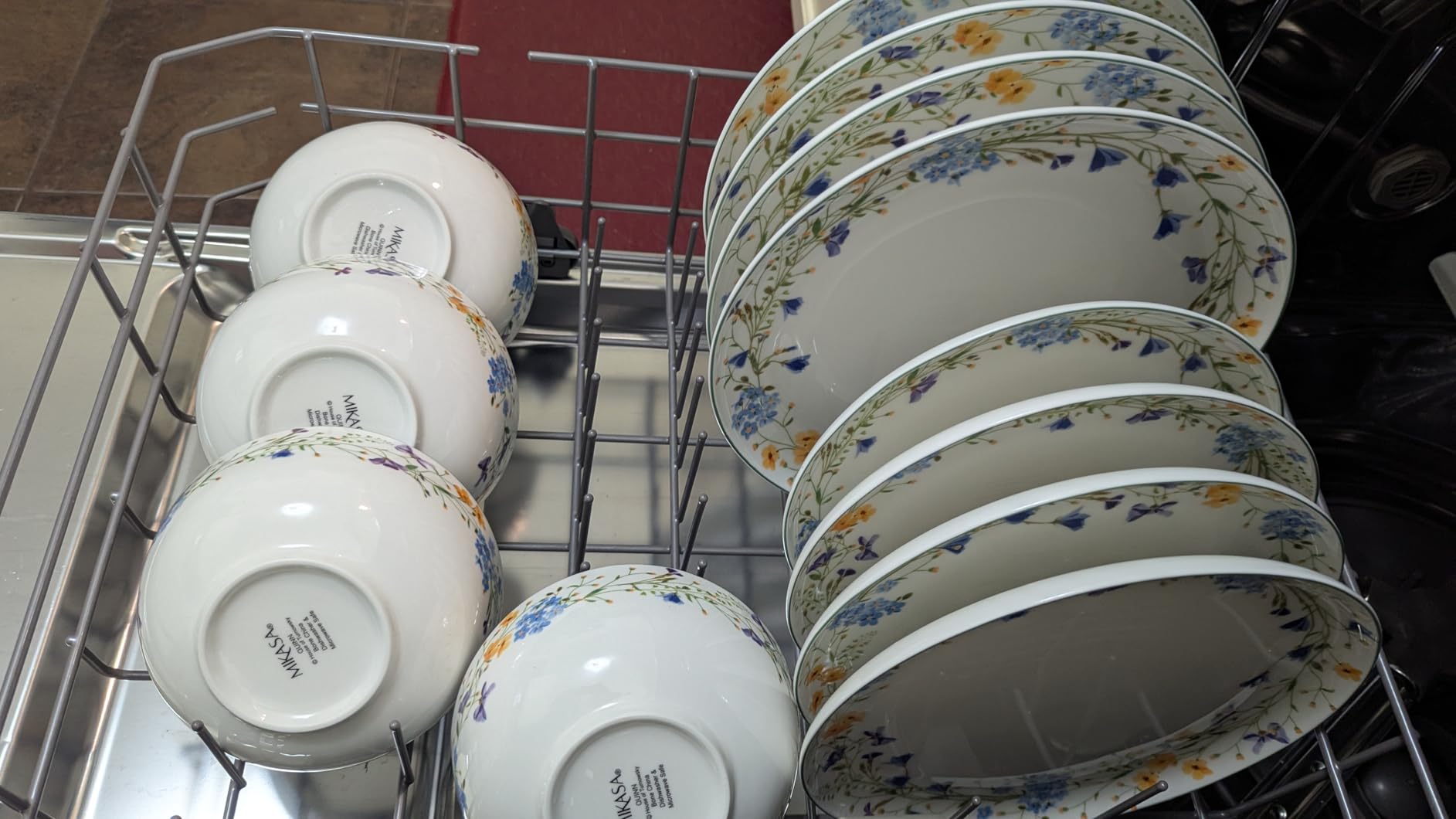 Mikasa Quinn Lightweight Bone China 12 Piece Dinnerware Plate Bowl Set, Service for 4 customer photo 1
