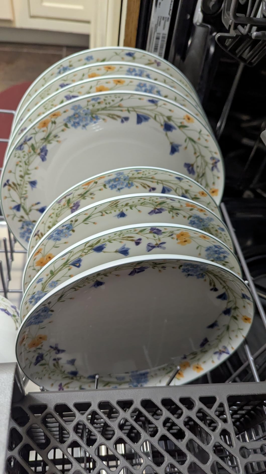 Mikasa Quinn Lightweight Bone China 12 Piece Dinnerware Plate Bowl Set, Service for 4 customer photo 2