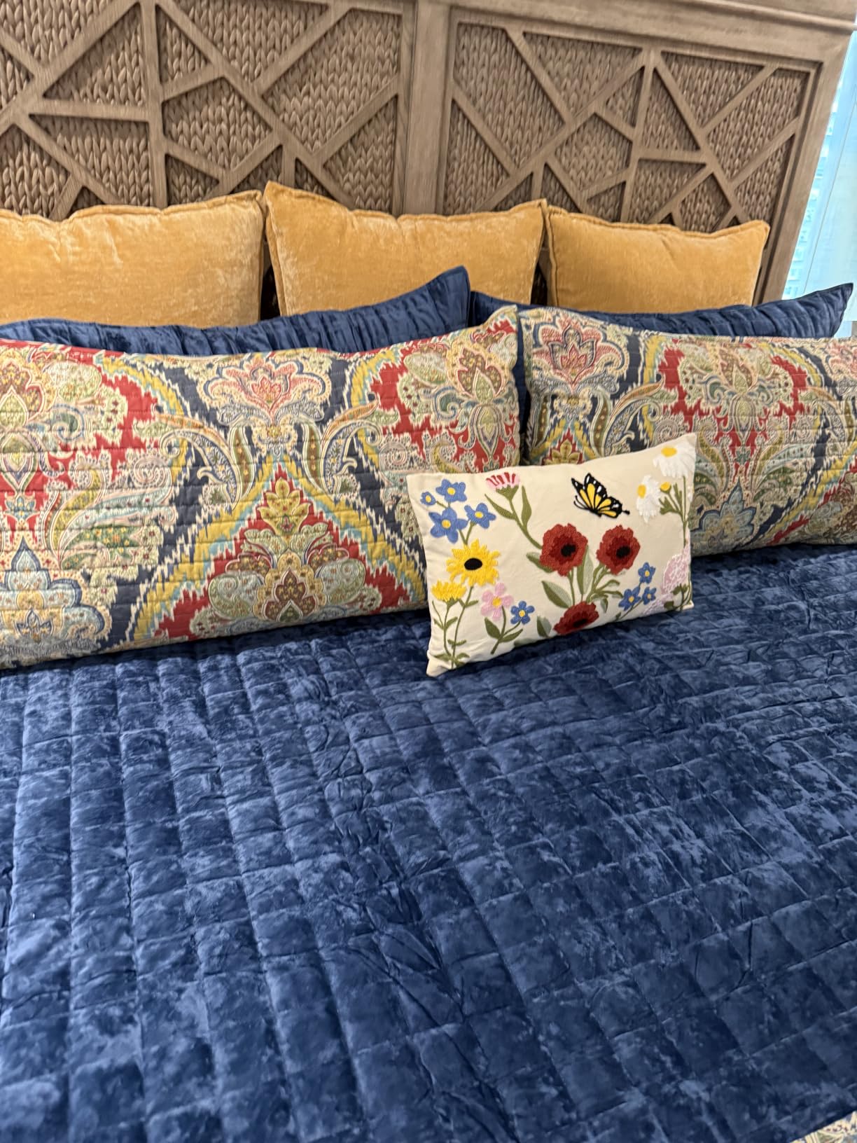 RECYCO Channel Box Stitch Velvet Quilt Set, King Size, Beige | Ultra Soft Lightweight Velvet Comforter, Luxury Oversized Bedspread Coverlet, Quilted Bedding Set for All Season with 2 Shams customer photo 1