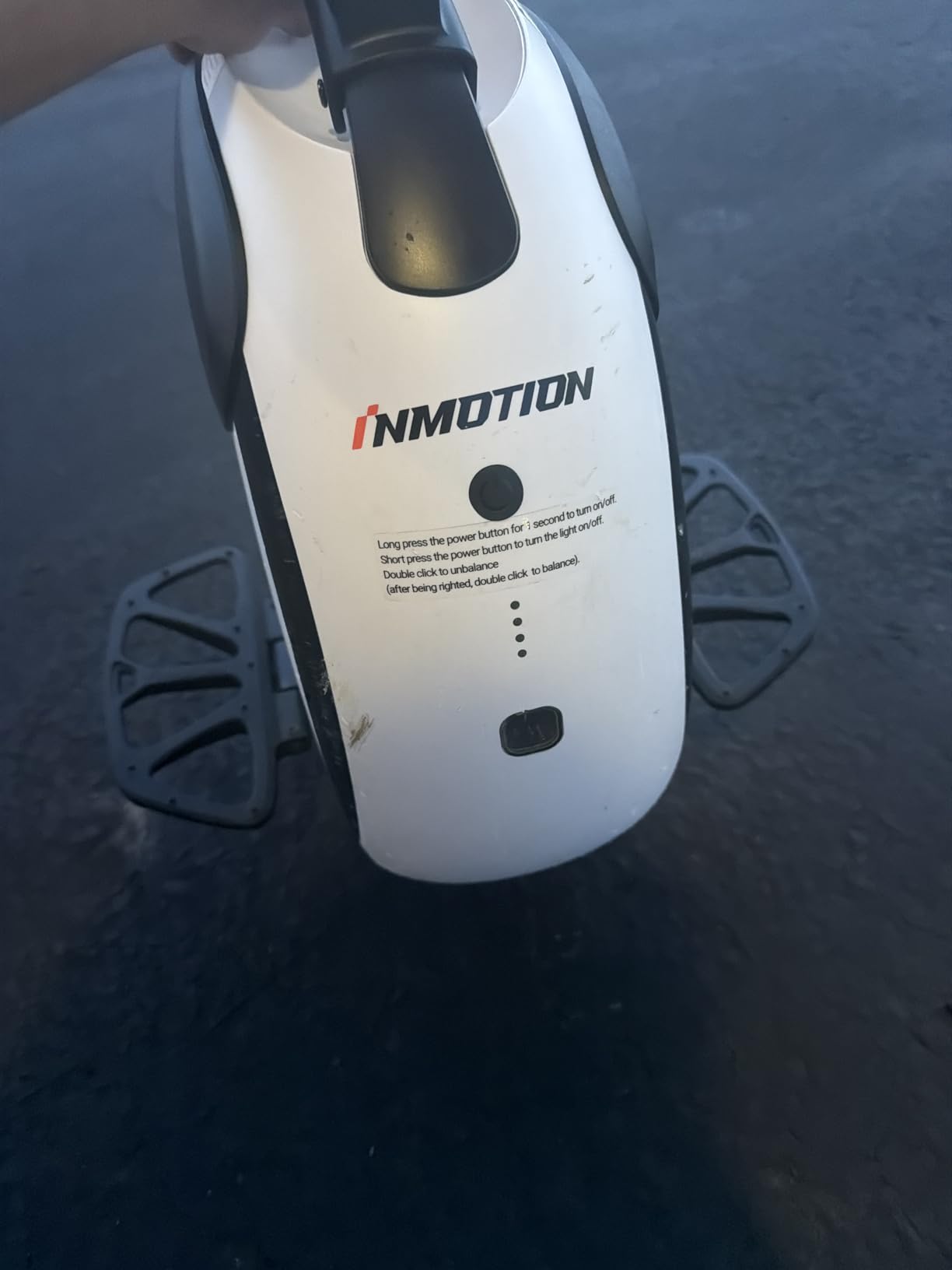 INMOTION E20 Electric Unicycle, Dual-Tire Self-Balancing Design with UL2272 Certified Safety, 14