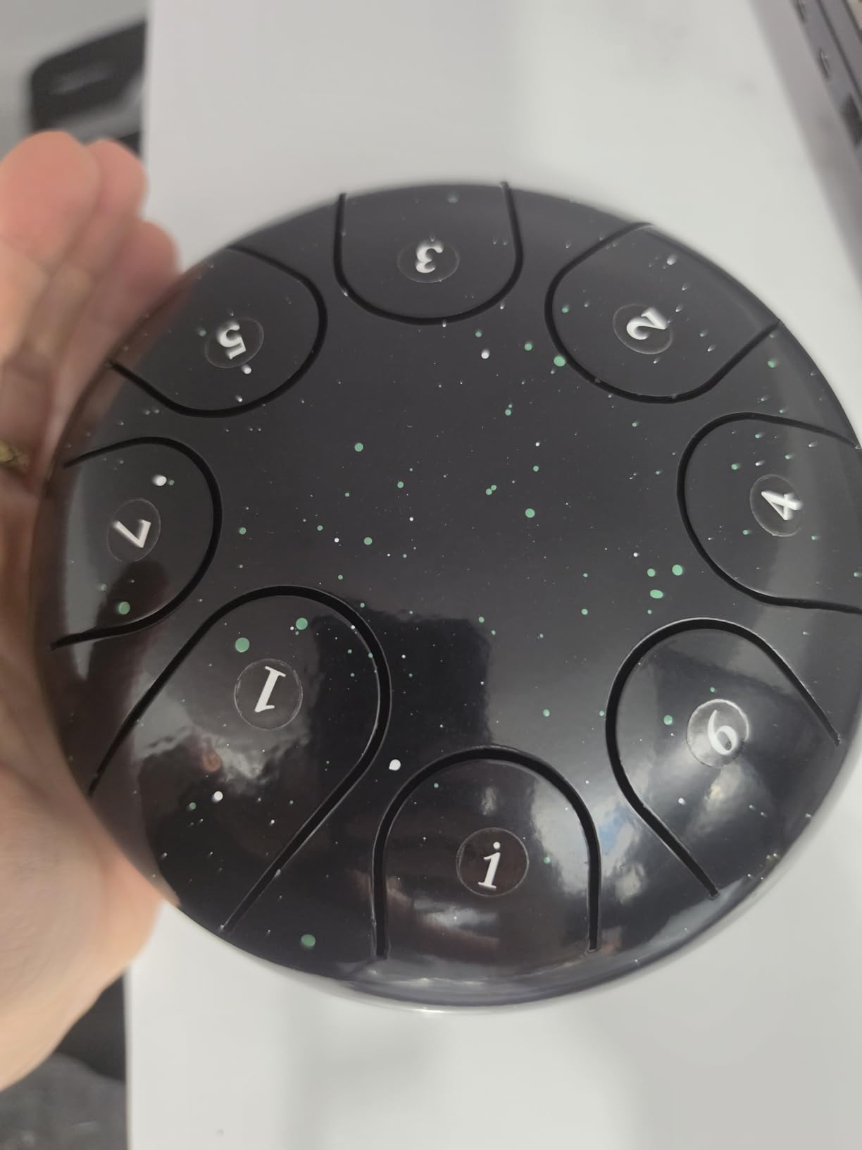 ASTEMAN Handpan in D Minor,432hz 22inches with 10 notes, comes with a backpack, courses, finger sleeves, stand, cleaning cloth, and two mallets. customer photo 1