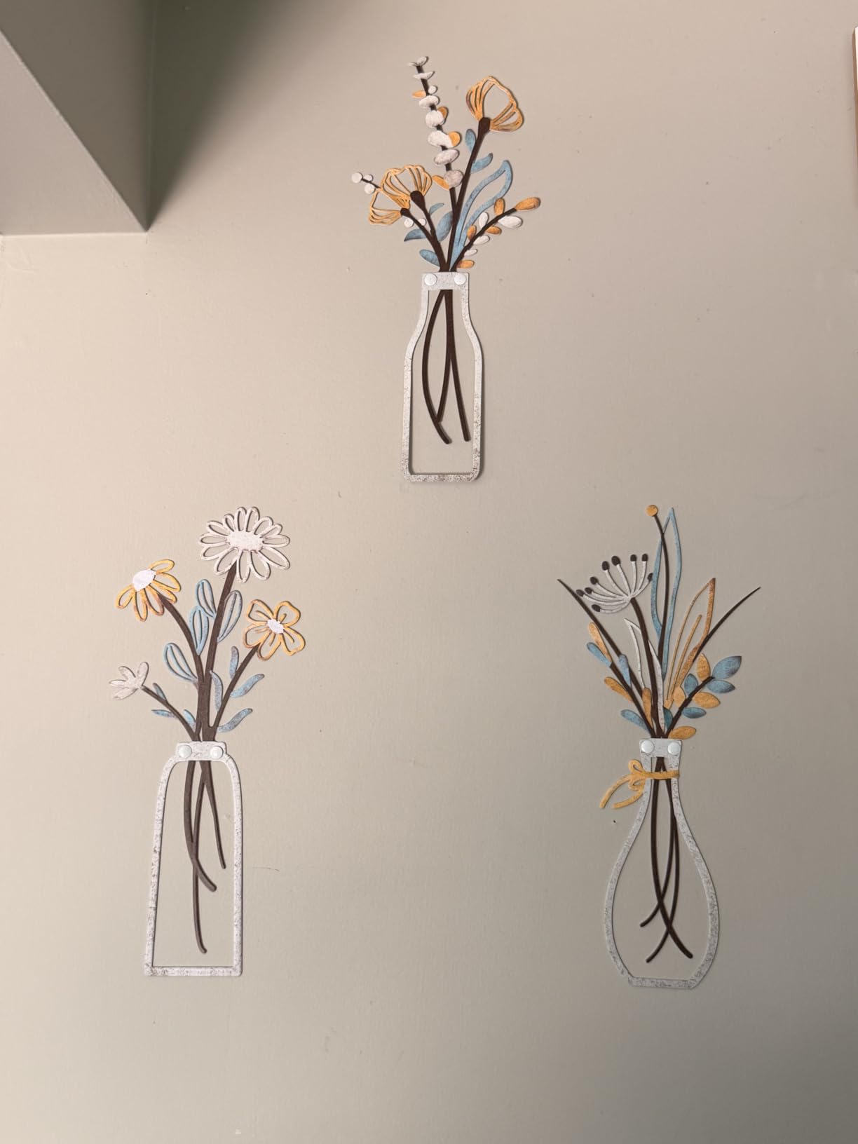 Pigort 3 Pieces Metal Flowers Wall Art - Rustic Farmhouse Decor Minimalist Decor for Living Room Bathroom Bedroom Dining Room, Housewarming Gifts Christmas Decoration (Beige, Vase-C) customer photo 2
