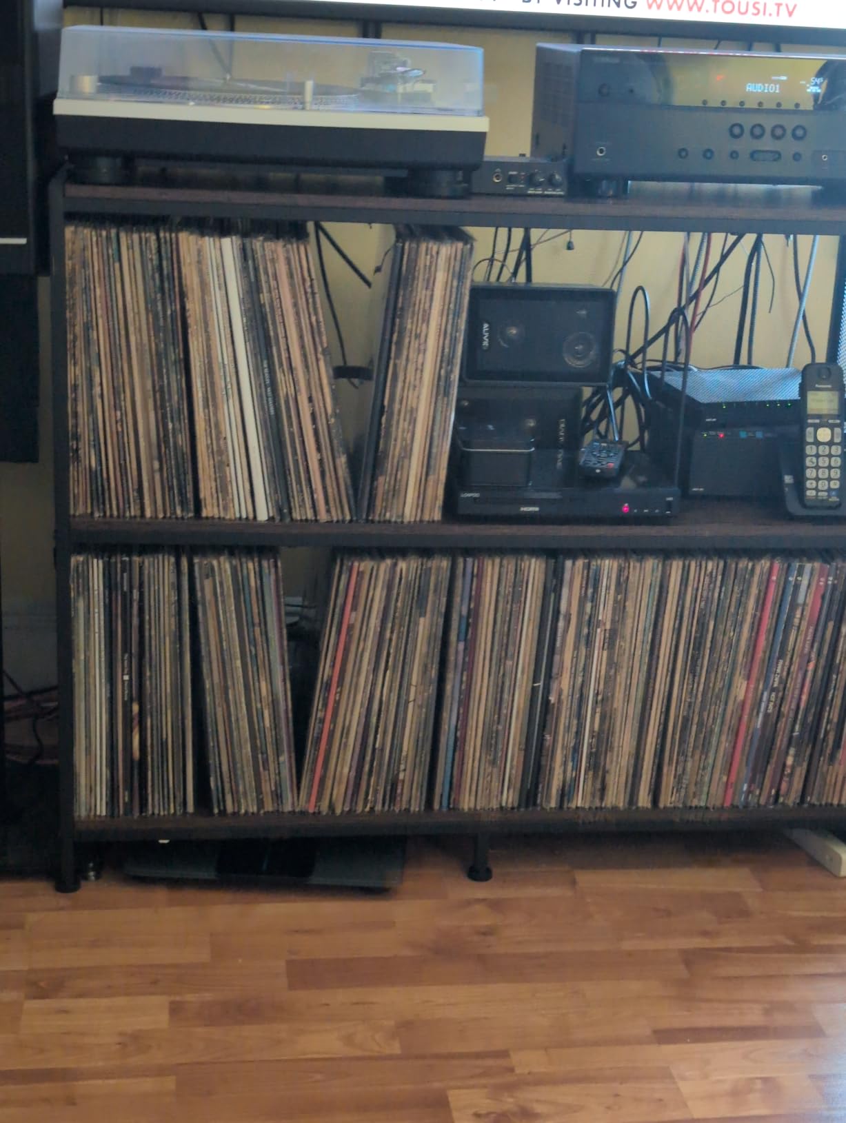 3-Tier Vinyl Record Storage: Vintage Player Table with Spacious Storage - Up to 450 Records, Turntable Stand with Adjustable Dividers, Extra Top Surface for Audio Equipment, Perfect for Living Room customer photo 1