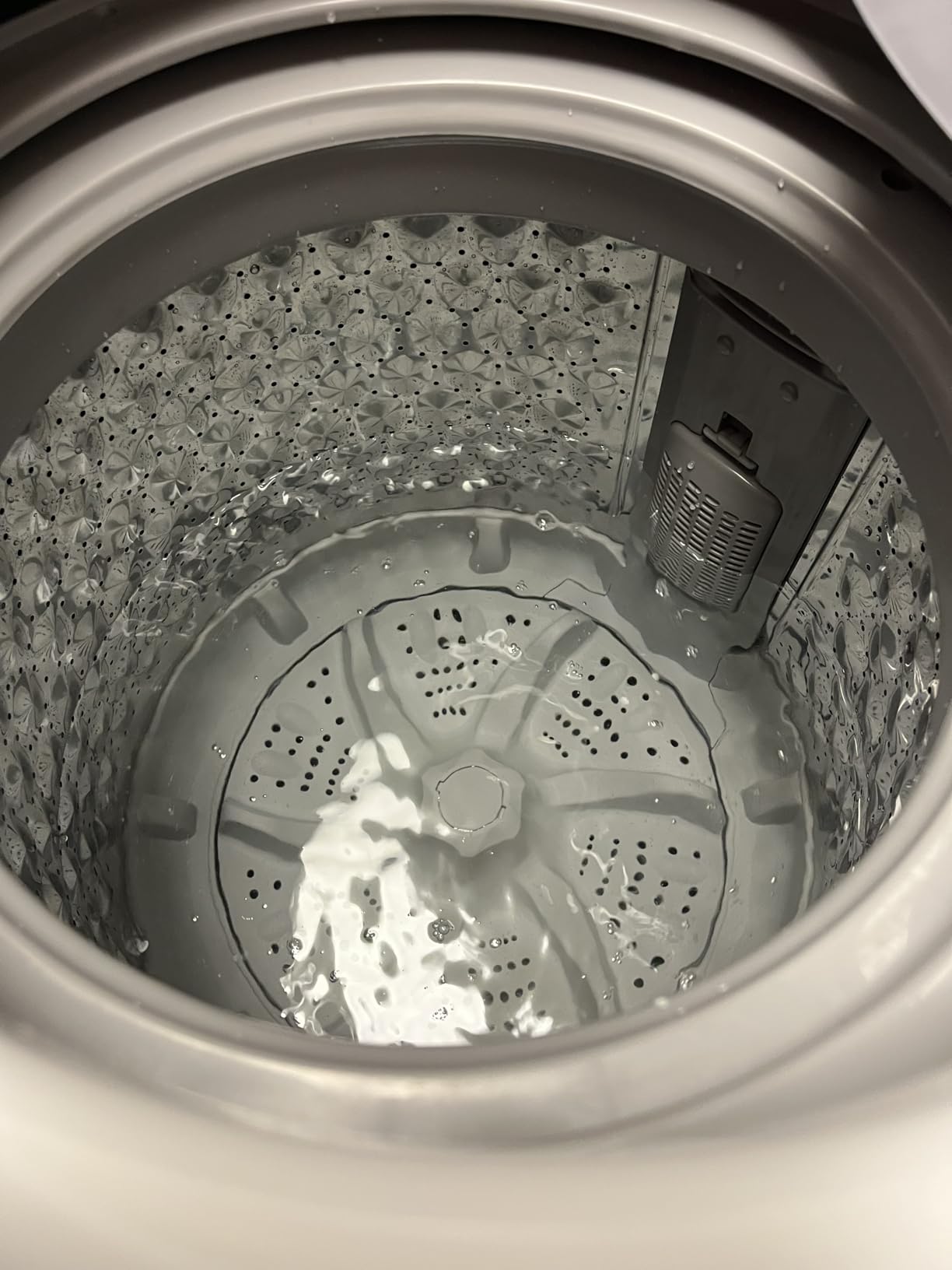 BLACK+DECKER 4.1 Cu. Ft. Top Load Washing Machine with Agitator, BTLW41MW | Full Size Washer with Glass Lid and Stainless Steel Tub, Laundry Machine with LED Display, 10 Wash Cycles, 120V customer photo 2