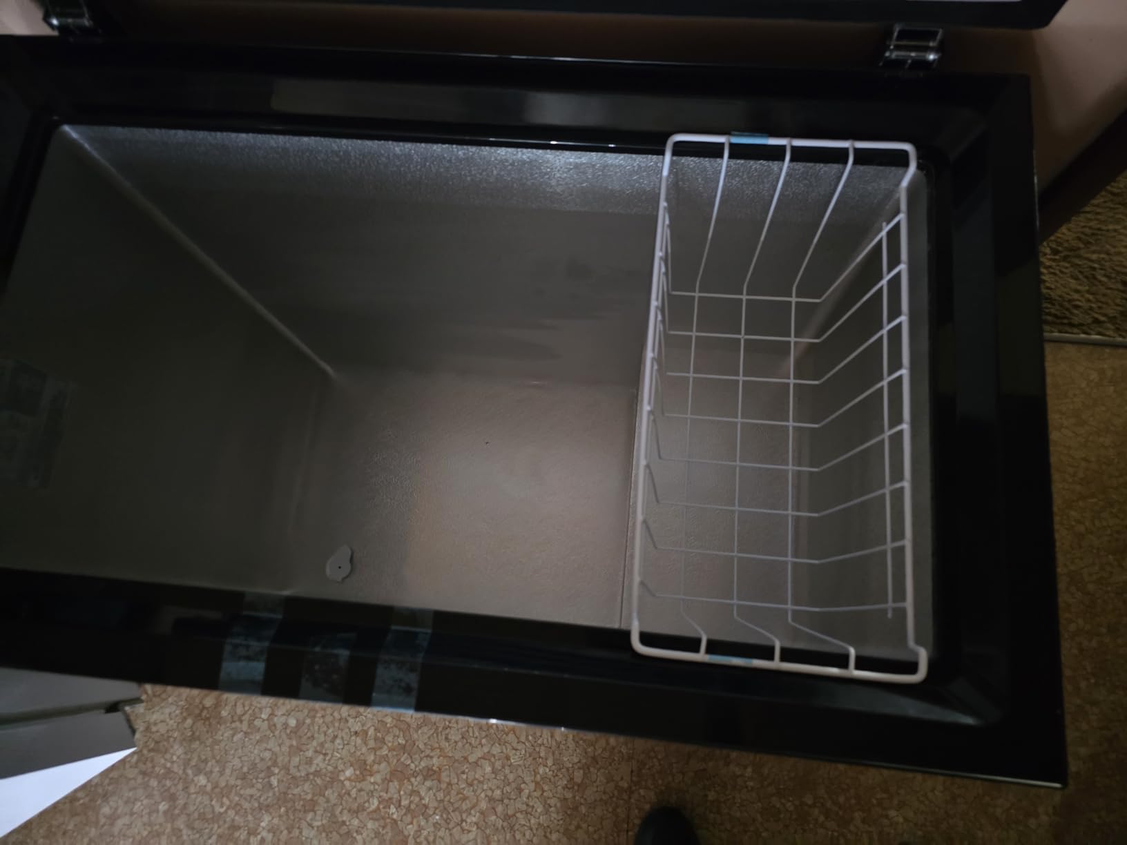 Frigidaire Chest Deep Freezer, 7 Cu. Ft. Capacity, Granita Rugged Design-Adjustable Thermostat-Removable Vinyl Coated Wire Basket-Easy Defrost Drain customer photo 1