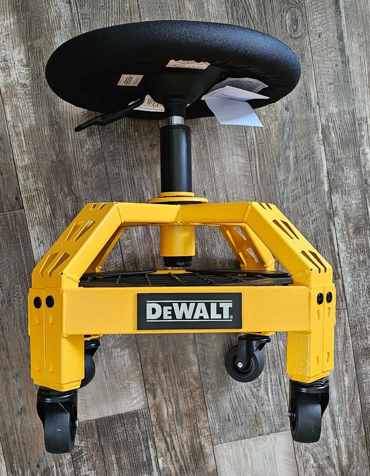 DEWALT Heavy-Duty Metal Rolling Stool for Shop or Garage, Padded 360-degree Swivel Seat, Durable Steel Frame, Adjustable customer photo 2