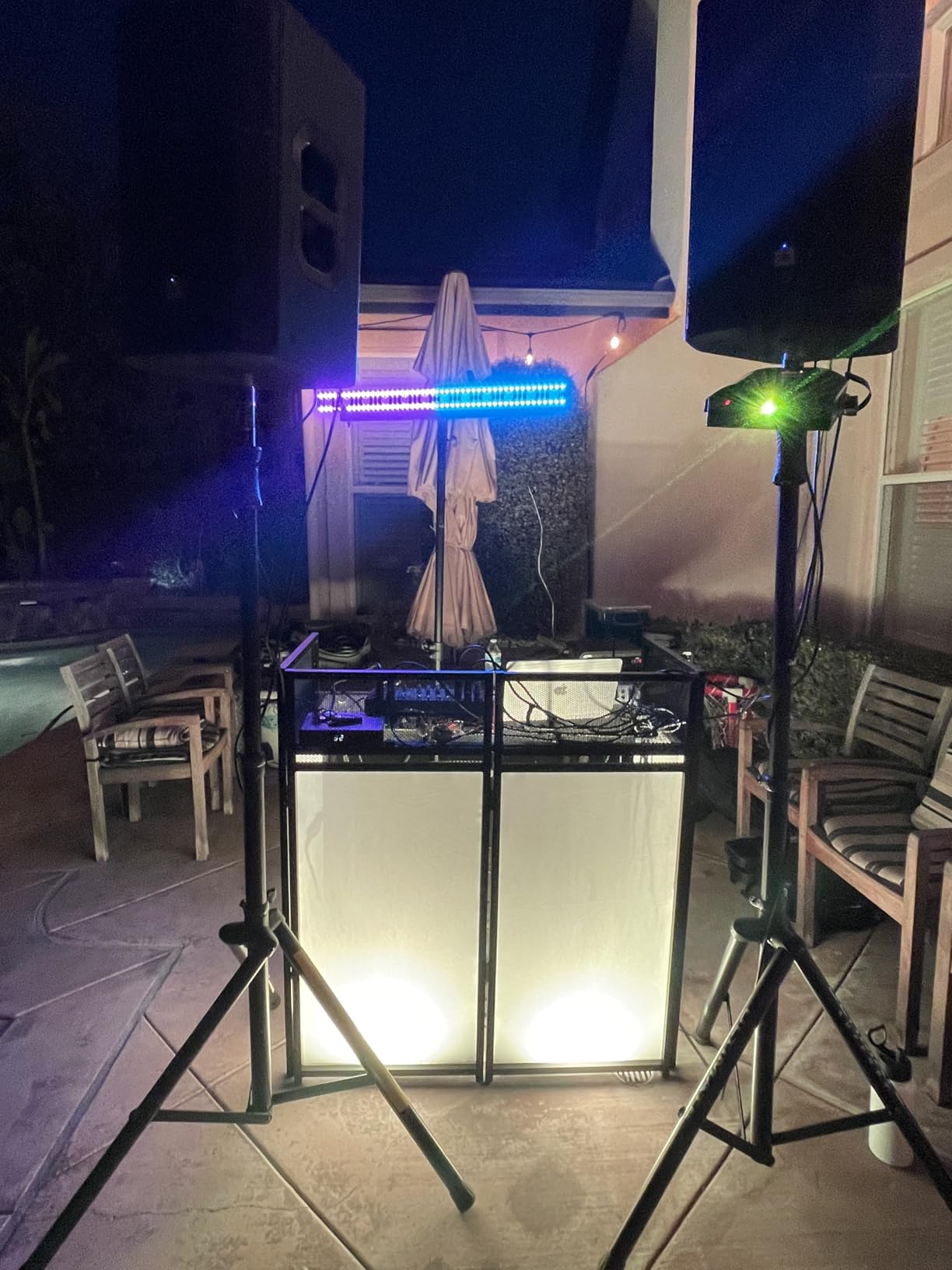 Rockville Pixel Hybrid Bar Battery Powered Light Strip Wash/Strobe/Blinder | Linear RGB Pixel, Wireless DMX 512, 9-10 Hour Runtime, IR Remote, Sound Activated, Truss Mount, Master-Slave, 75 Channels customer photo 1
