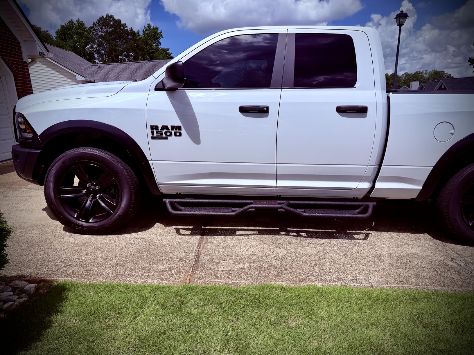 YZONA Crew Cab Running Boards Side Steps Compatible with 2019-2026 Chevy Silverado & GMC Sierra 1500, 2020-2026 Chevrolet Silverado/GMC Sierra 2500 HD 3500 HD CrewCab (Excl 2019 1500 LD/Limited) customer photo 2