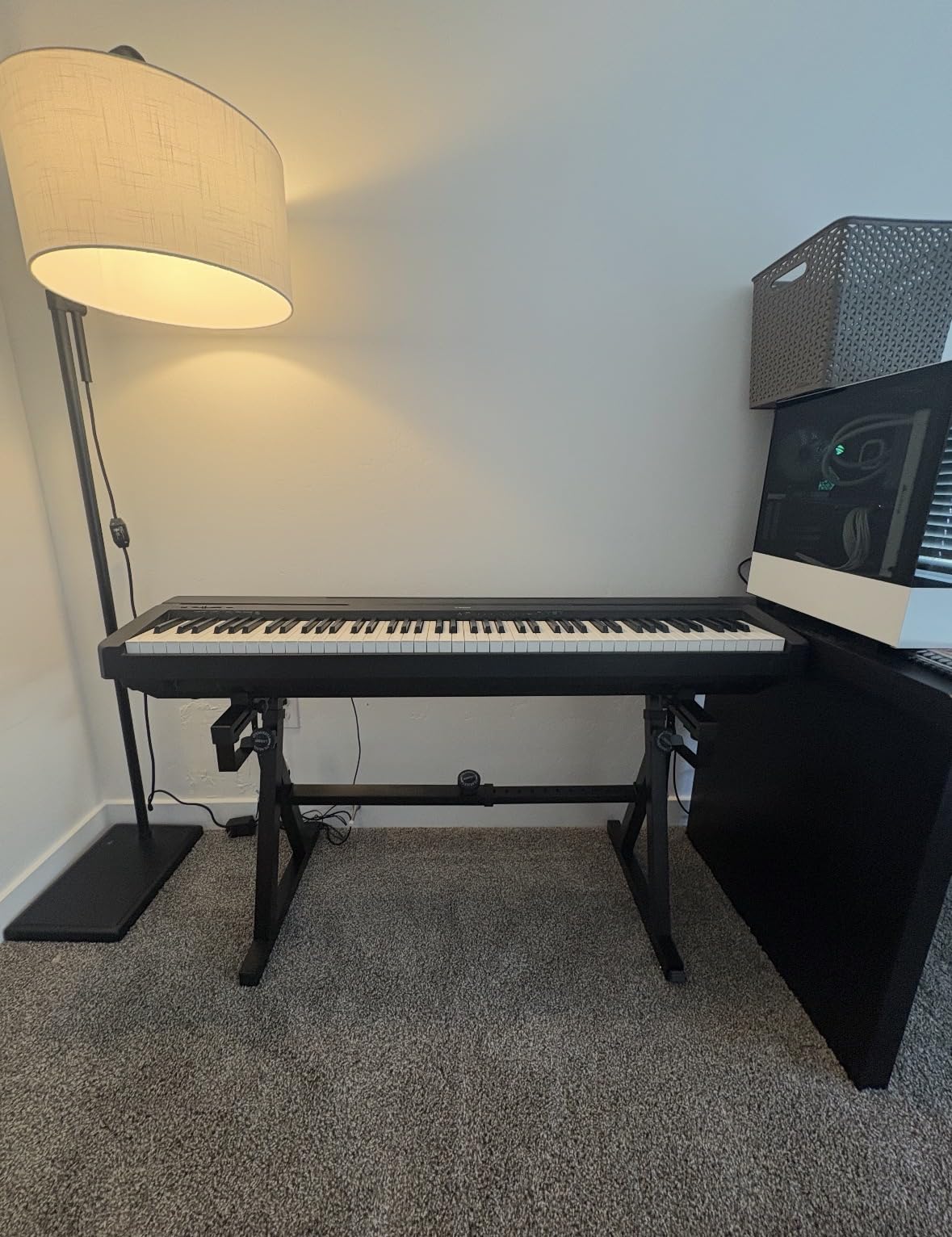 GrowDaily Keyboard Stand Piano Duty Stand Z Style Adjustable Keyboard Holder Piano Keyboard Stand Fits 54, 61 And 88 Keys Electric Keyboards Digital Pianos customer photo 1