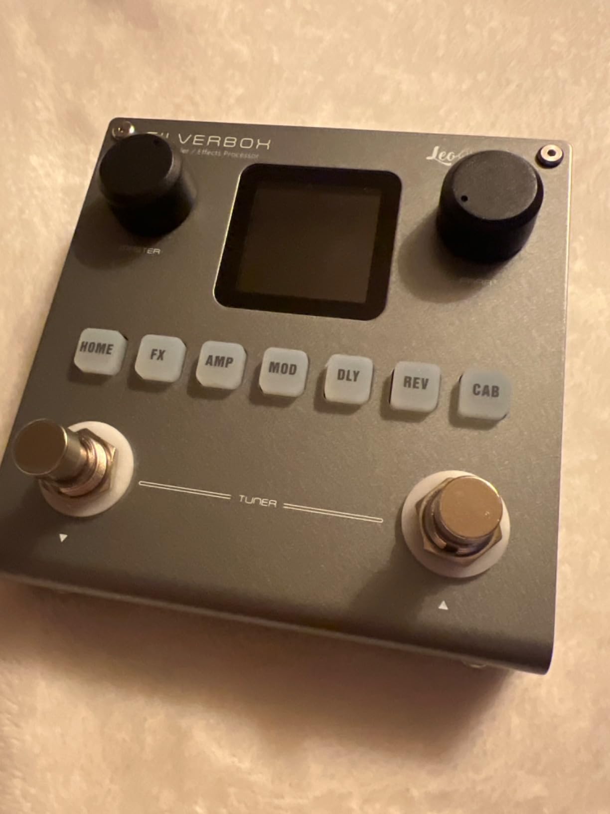 Leo Jaymz Portable Multi-Effects Guitar/Bass Amplifier Modeler Effects Processor with 6 Effects Modules, 80 Editable Presets & Rechargeable Battery customer photo 1