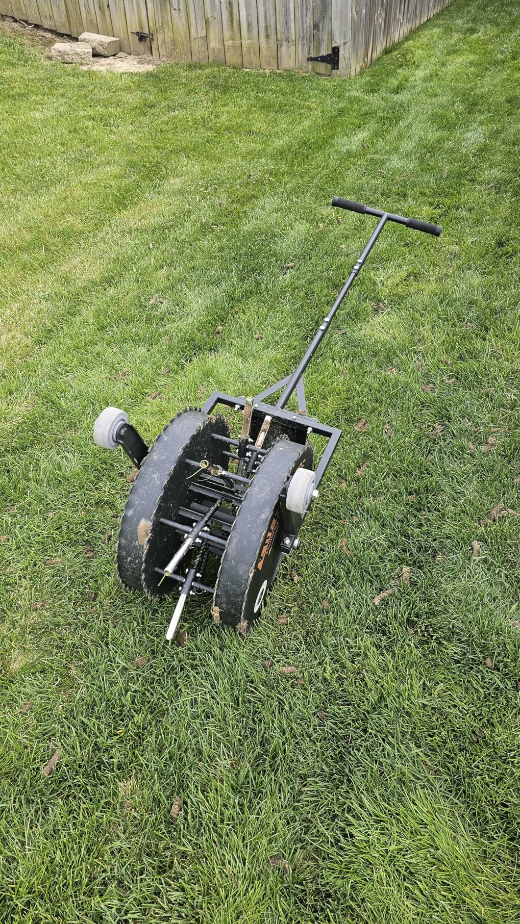 Patented Rolling Lawn Aerator Compacted Soil Loosening Manual Coring Tool | Yard Grass Pulling Plugs, Manual Aeration Tool, Push Roller Rotary, Compacted Garden Soil Loosening customer photo 1
