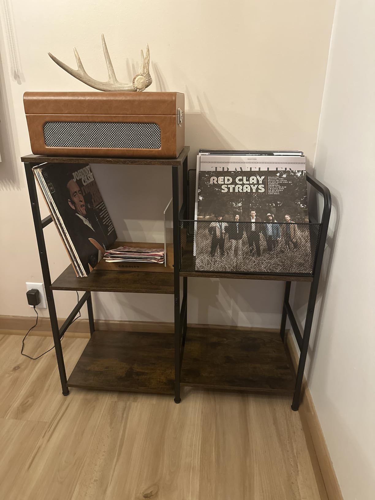 ThreeHio Record Player Stand, Turntable Stand with Vinyl Storage Holds up to 300+ Albums, Storage Cabinet for Vinyl Records, Record Player Table for Living Room customer photo 2