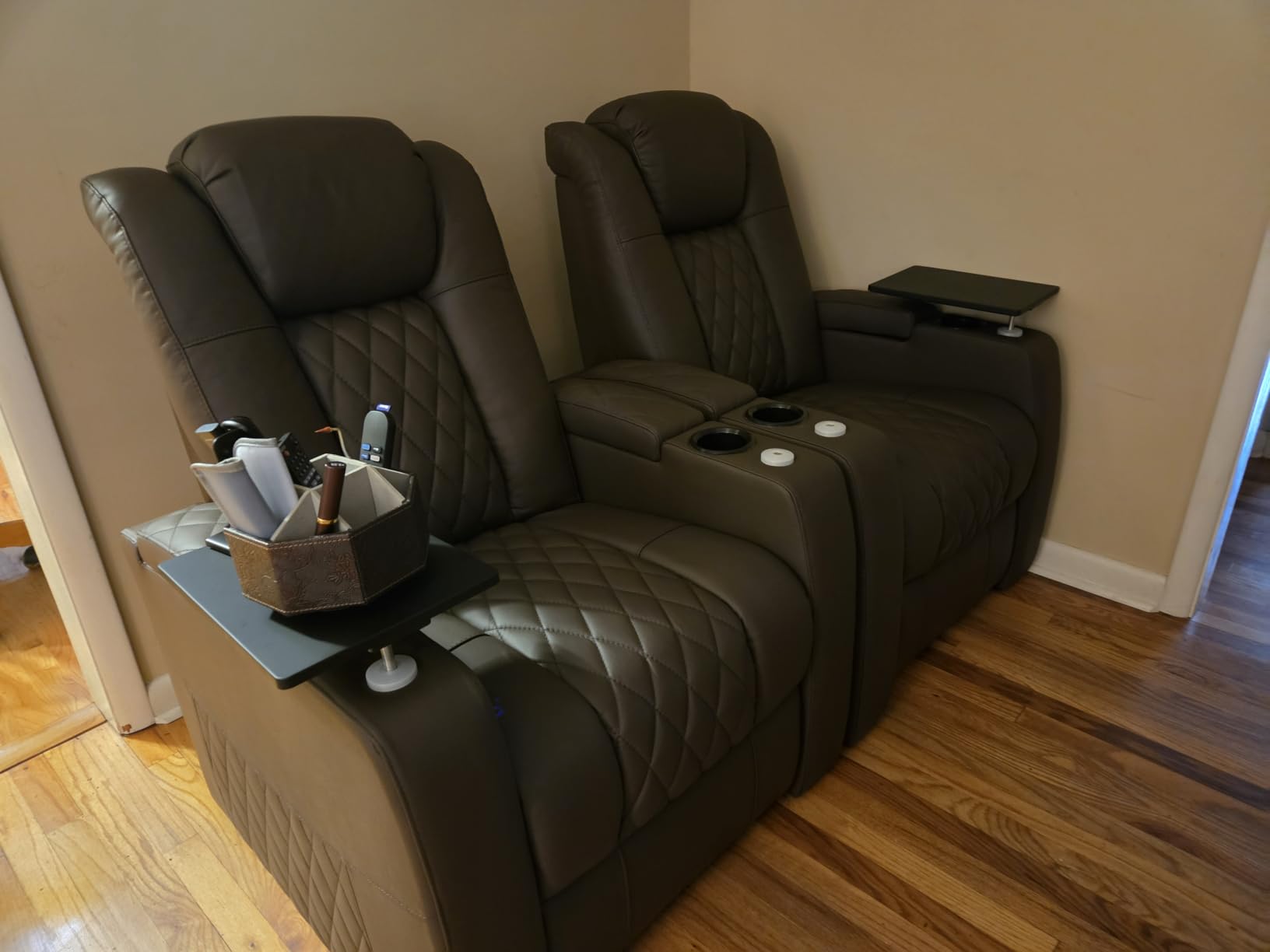 comfiroom Top-Grain Leather Home Theater Seating, Dual-Motor Power Recliner | Classic Series Black Zero Gravity Motorized Theater Chair with USB-C Charging, Adjustable Headrest, Tray Table, Row of 3 customer photo 1