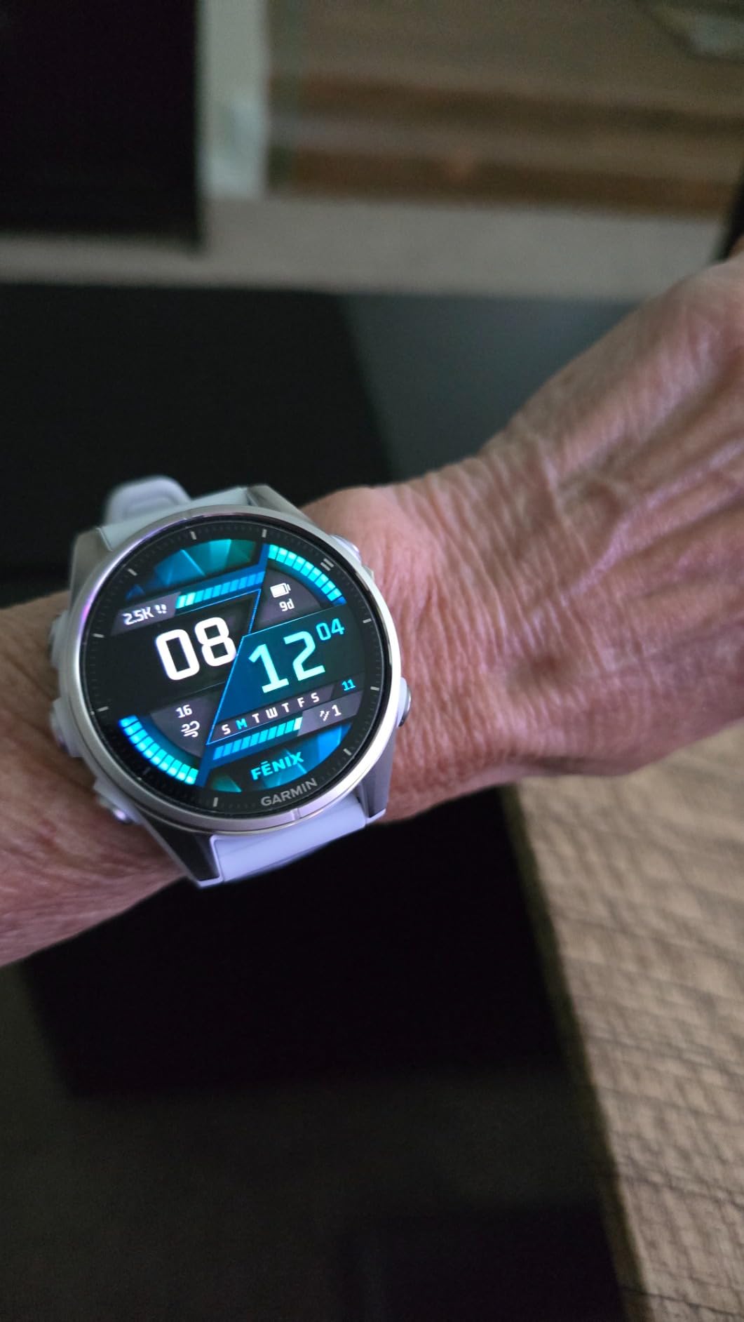 Garmin fēnix 8, 43mm, Whitestone | Premium Multisport Smartwatch, AMOLED Display, GPS, Built-In Flashlight, Dive-Rated, Built-In Speakers & Mic customer photo 2