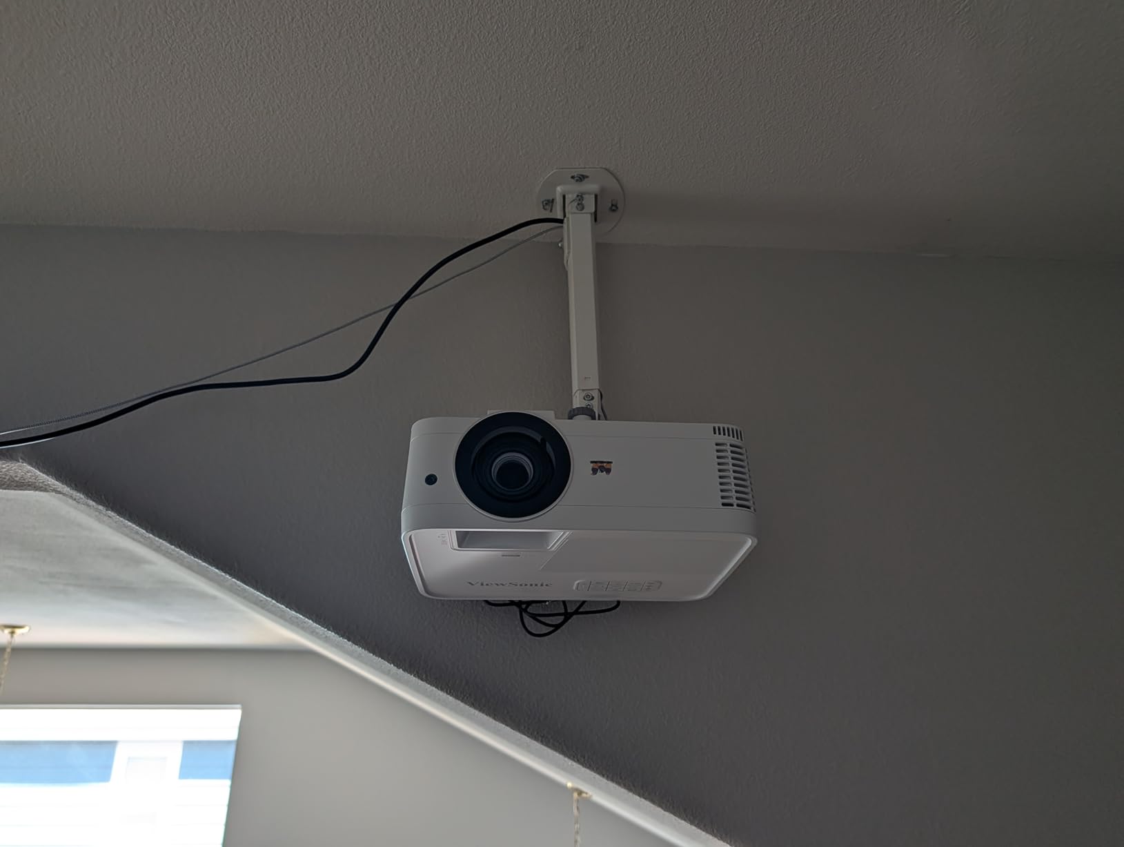 ViewSonic PX700HDH 1080p Projector 3700 Lumens, Dual HDMI, Home Theater customer photo 2