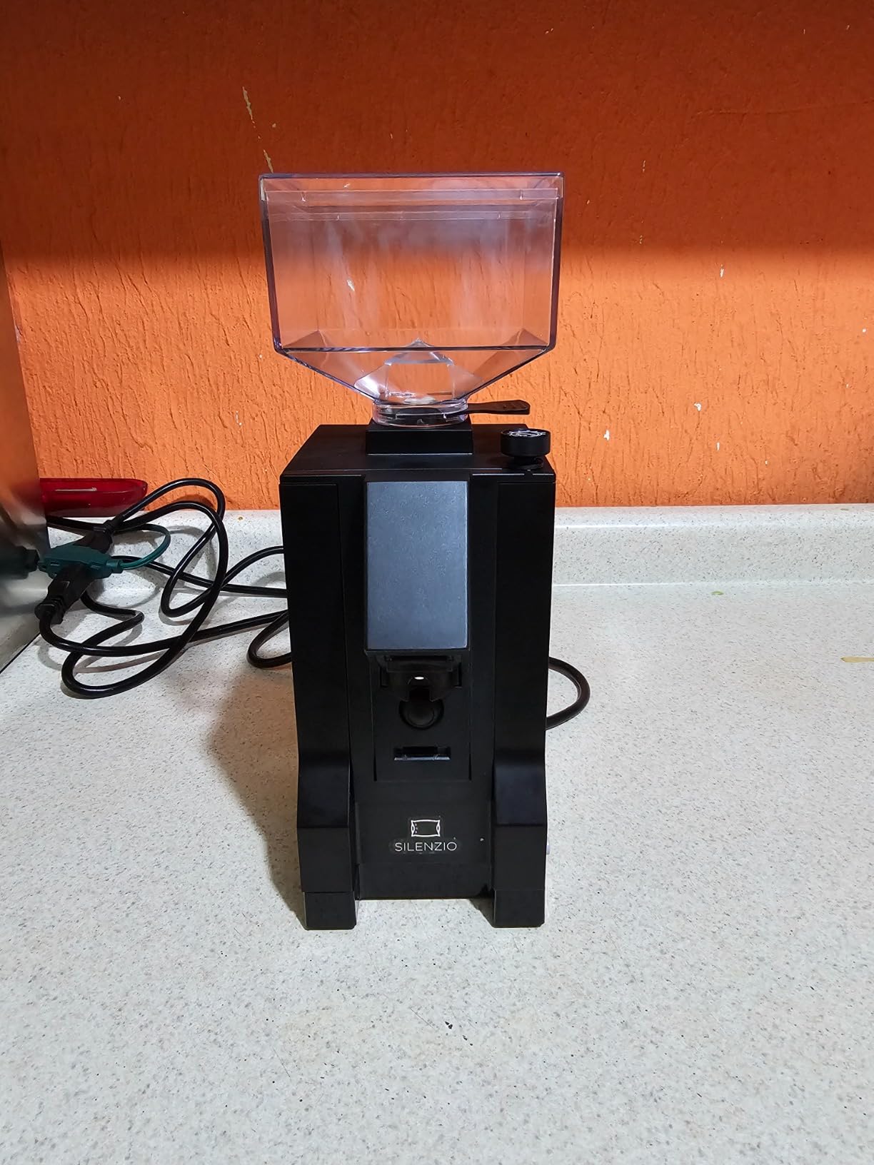 Eureka Mignon Silenzio Espresso Grinder, White, 55mm | Silent Technology, Stepless, Timed Dosing customer photo 2