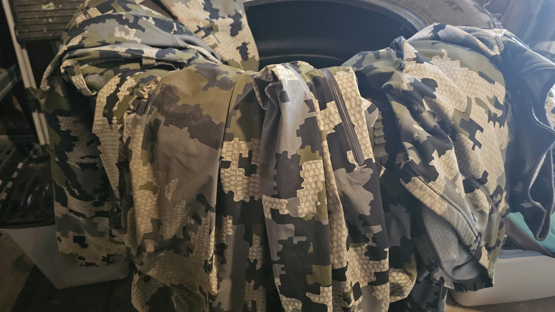 KUIU Guide PRO Hooded Jacket - Wind Resistant, Water Repellent, & Soft-Shell Hunting Jacket customer photo 1