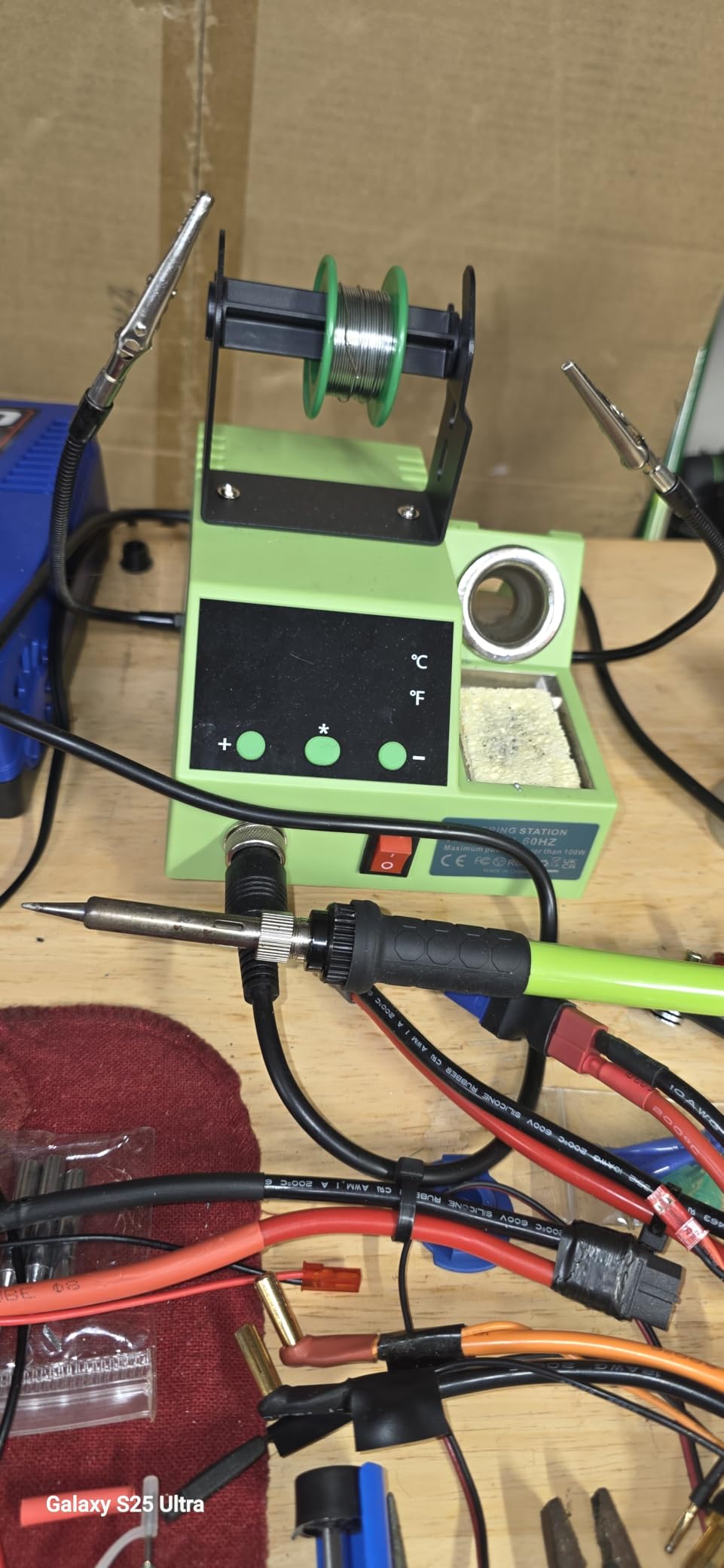 Soldering Station, 100W Digital Display Soldering Iron Station Kit with 2 Helping Hands, 356°F - 896°F, Auto Sleep, °C/°F Conversion, Solder Wire, Tips, Stand, Pump, Tweezers, Tip Cleaner, Green customer photo 1
