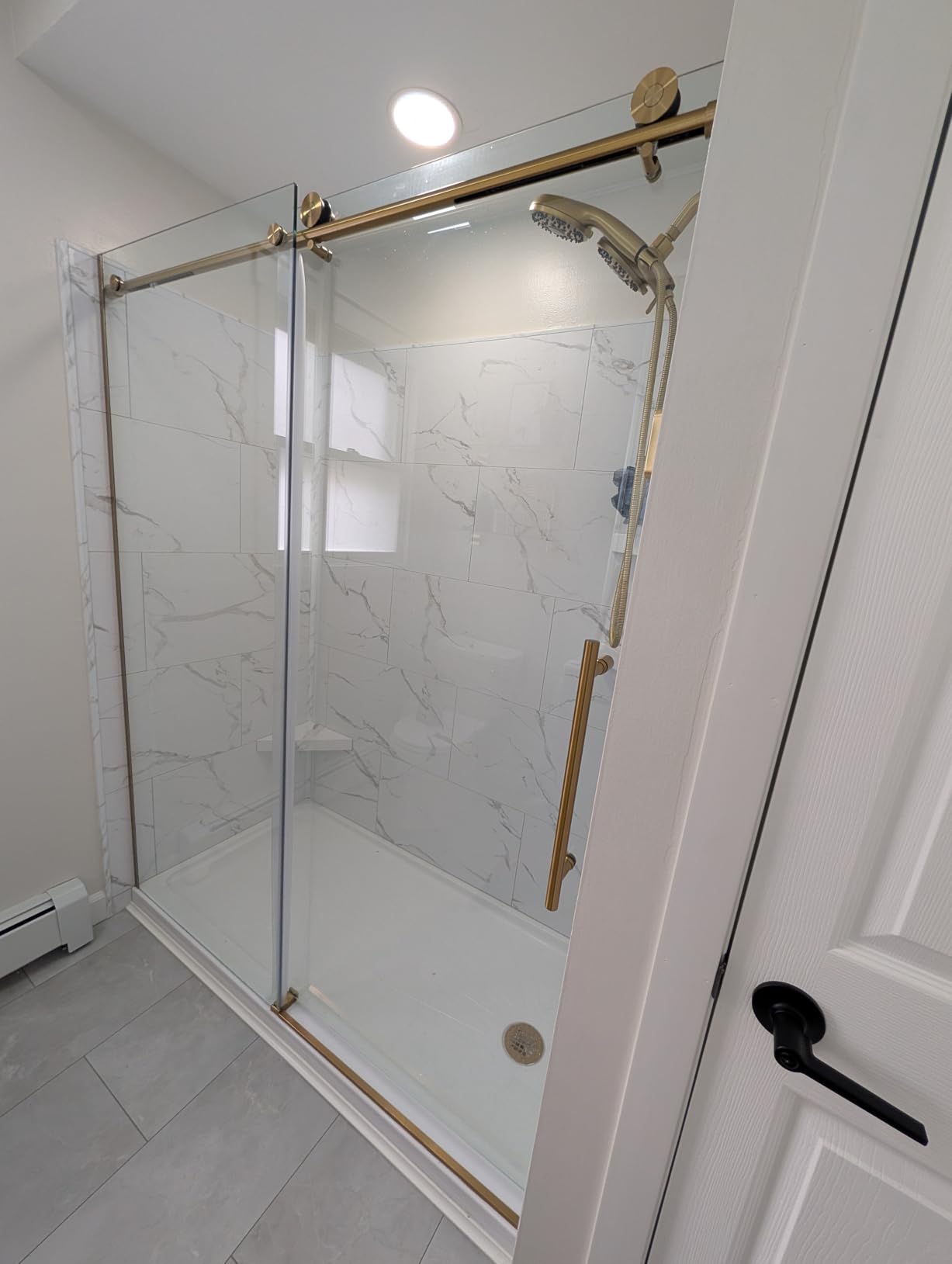 HALO HLB Canless LED Recessed Lighting 6 inch 5CCT Lumen Select 6PK | wafer light, IC-rated, AIR-TITE, wet rated for soffit /shower light, 800/1000/1200lm, 2700K-5000K, New Construction / Remodel customer photo 1