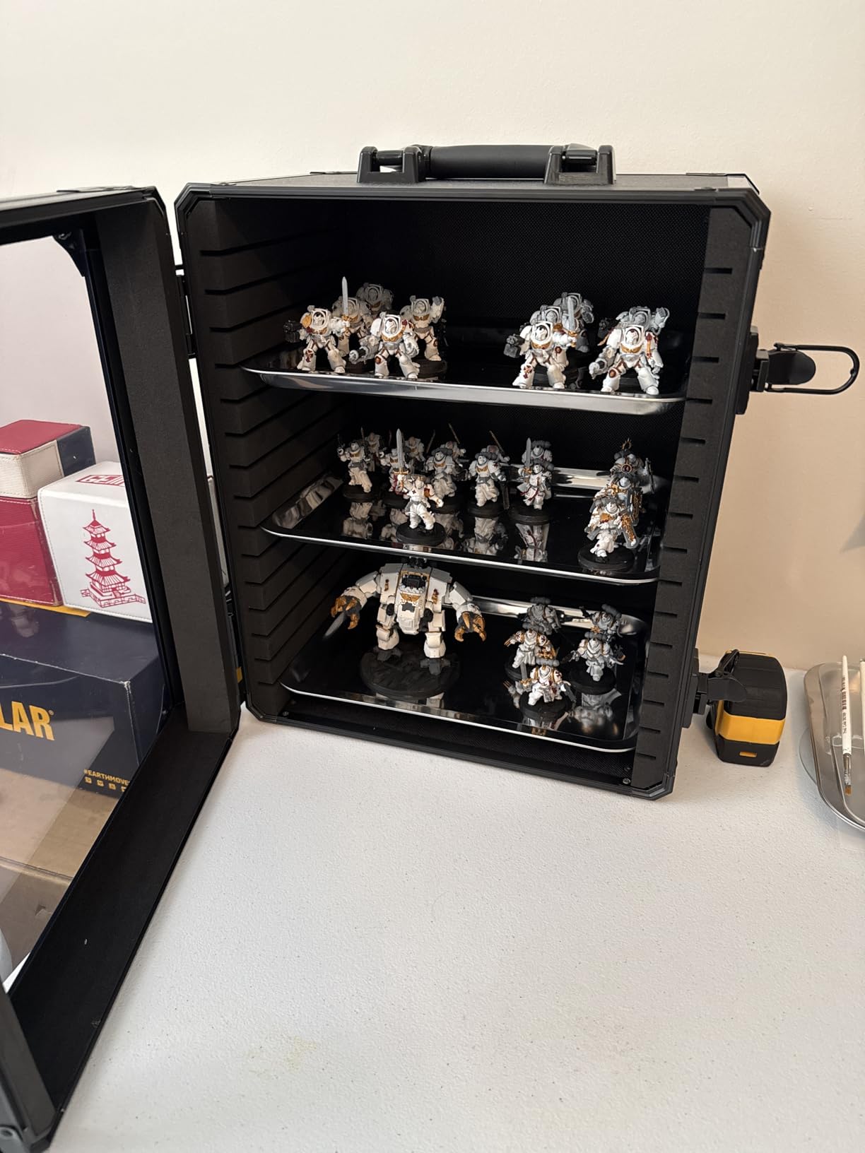 Miniatures Storage Case Miniatures Transport Case Aluminum Alloy Frame with Lock (Large Size) customer photo 2