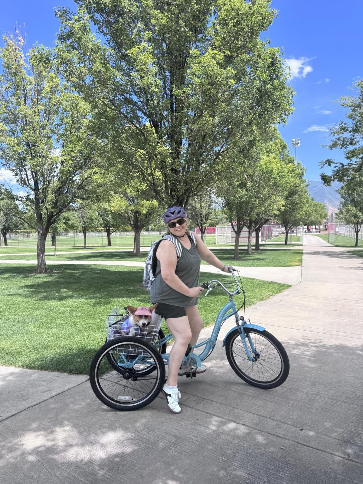 MOPHOTO Adult Folding Tricycle, Foldable 3 Wheel Bike for Seniors, 20/24/26 in, 7-Speed, Large Cargo Basket customer photo 1
