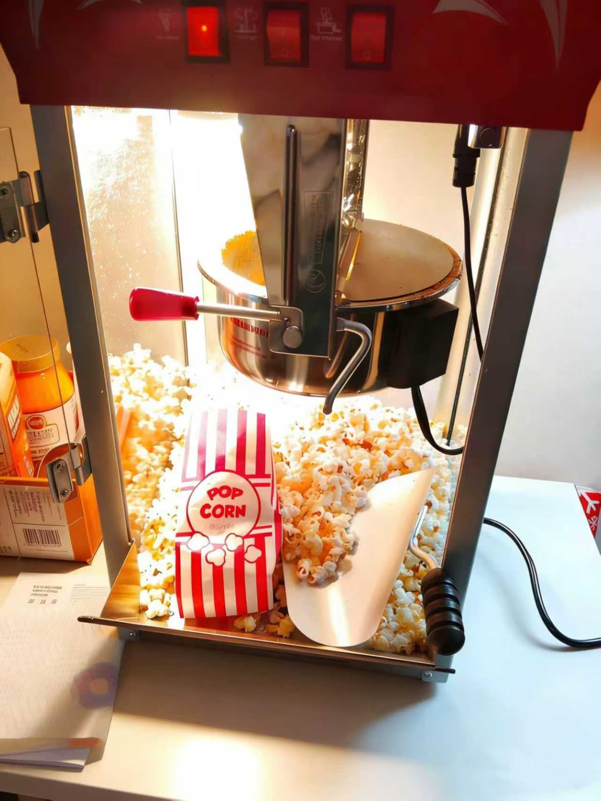 16 Oz Commercial Popcorn Machine, Movie Theater Popcorn Machine, Red Tabletop Pop Corn Machine with 3-Switch Control & Steel Frame Tempered Glass Doors customer photo 2