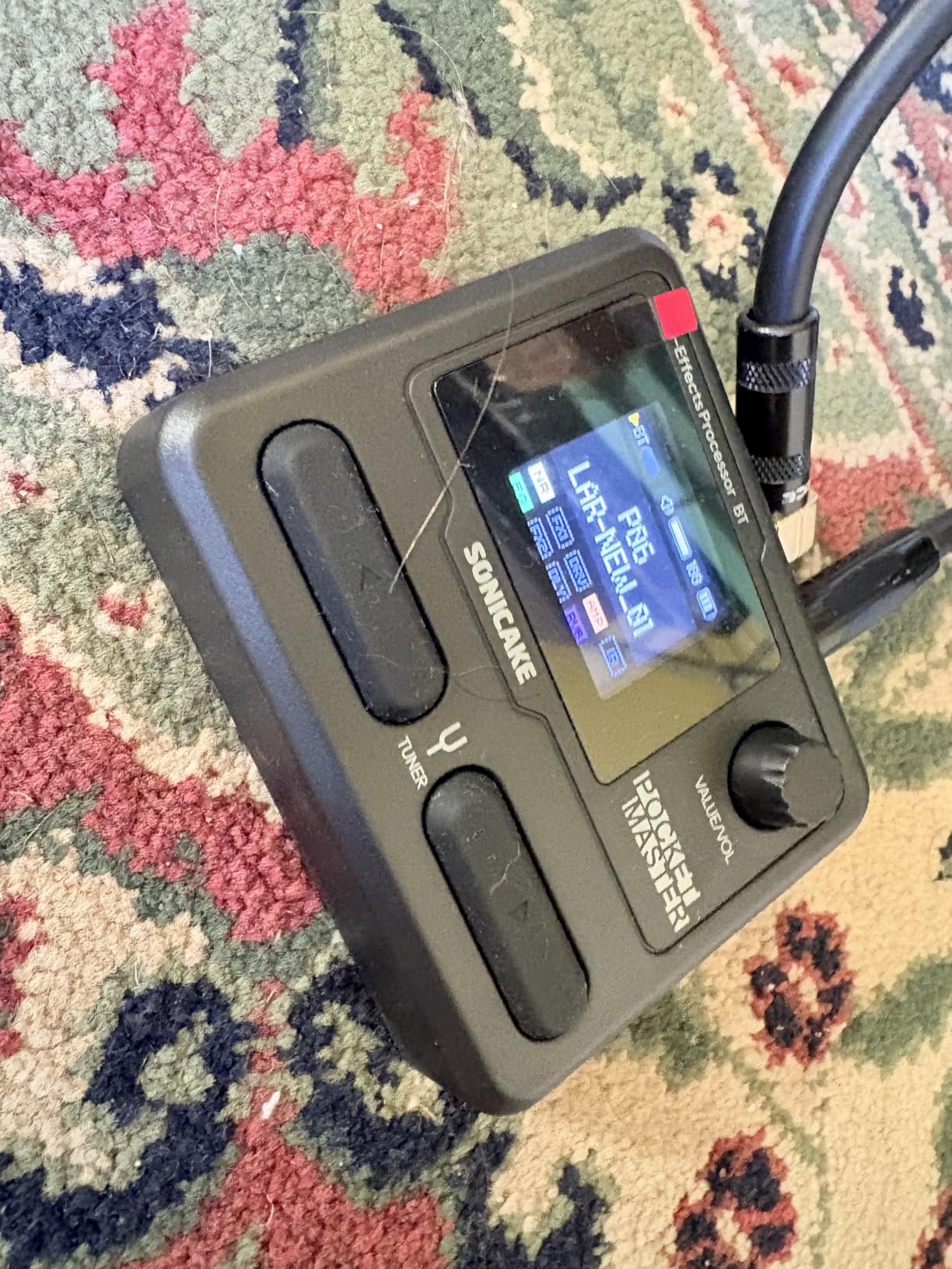 SONICAKE Pocket Master-Portable Multi Effects Pedal, 100+ Built-in Guitar/Bass/Acoustic Effects, Amp Modeling, IR Cabinets Simulation, Stereo OTG USB Audio Interface, Rechargeable Guitar Pedal (Black) customer photo 1
