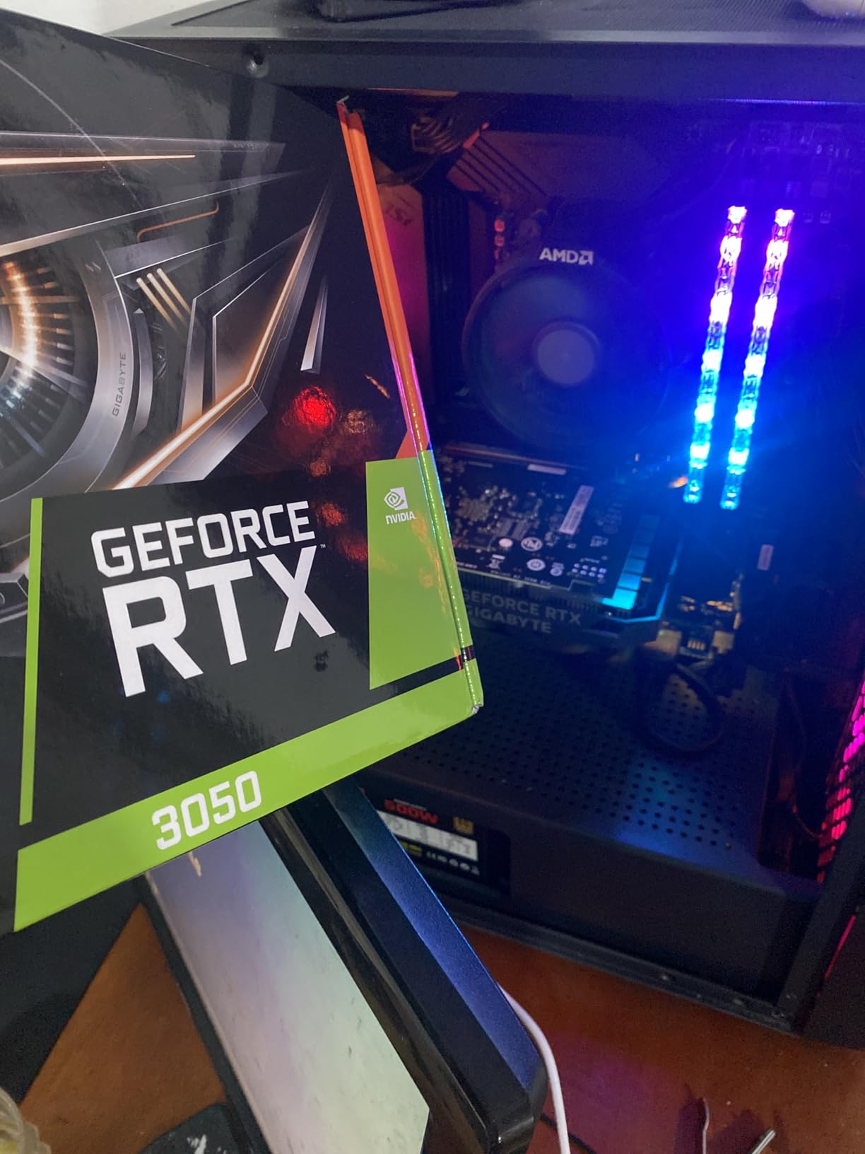 GIGABYTE GeForce RTX 3050 WINDFORCE OC V2 6G Graphics Card, 2X WINDFORCE Fans, 6GB GDDR6 96-bit GDDR6 customer photo 1