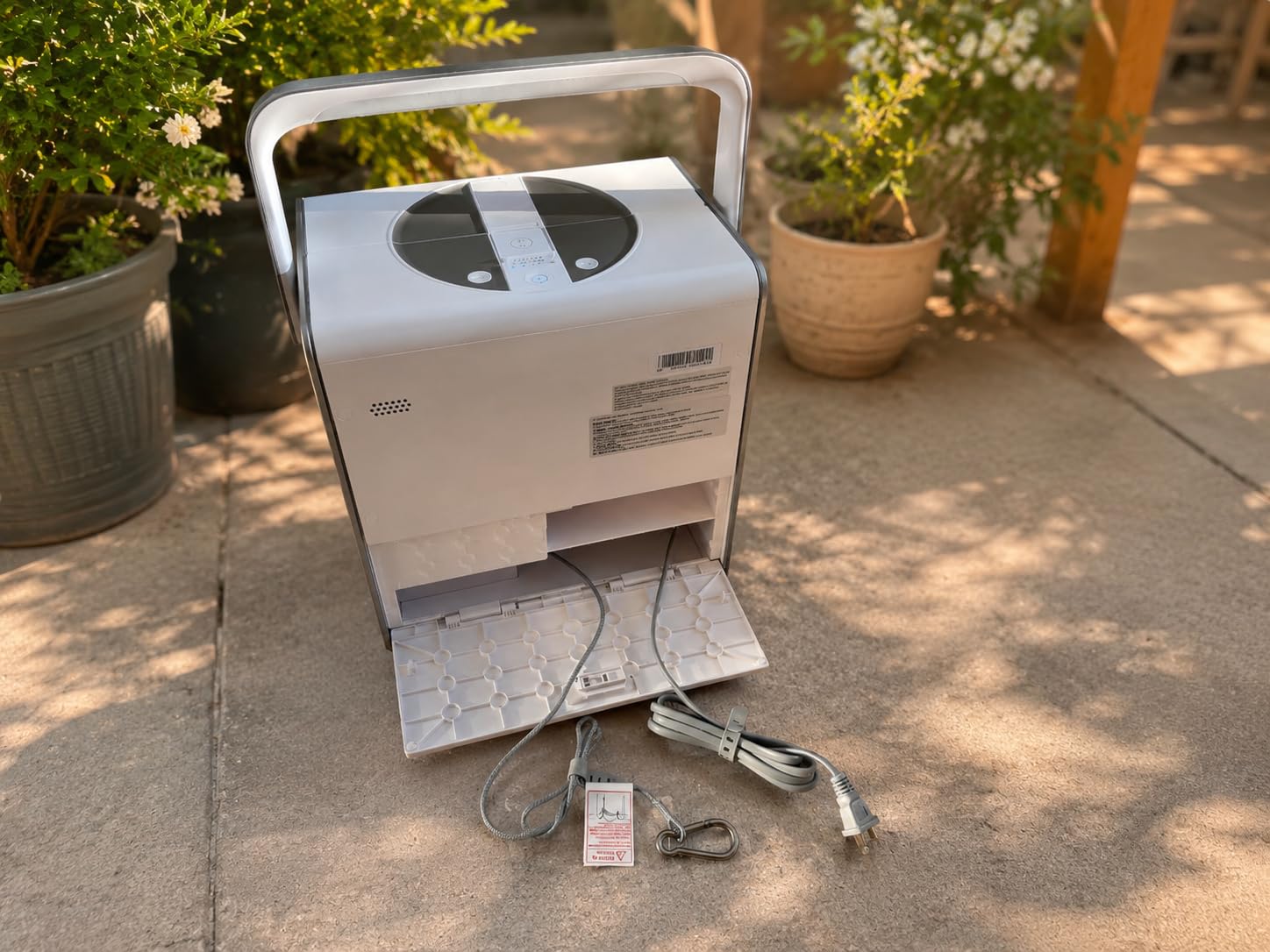 ECOVACS WINBOT W2 PRO Omni Portable Window Cleaning Robot with Multi-Functional Station, Charging While Working, Intelligent Cleaning with Triple Nozzle Water Sprayer, 12-Level Protection customer photo 1