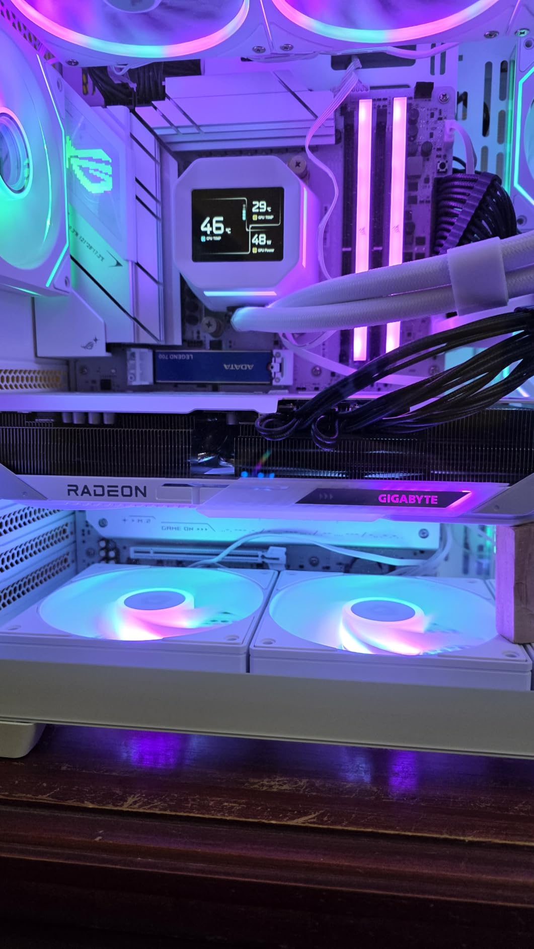 GIGABYTE Radeon RX 9070 XT Gaming OC 16G Graphics Card, PCIe 5.0, 16GB GDDR6, GV-R9070XTGAMING OC-16GD Video Card customer photo 2