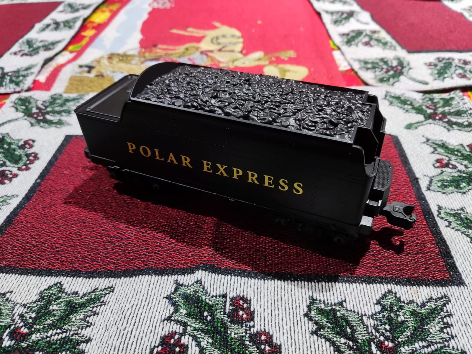 Lionel The Polar Express Battery O Gauge Train Set with Remote & Lights | Train Set, Remote, Lights, Sounds, Smoke, Bluetooth, Age 4+ customer photo 1