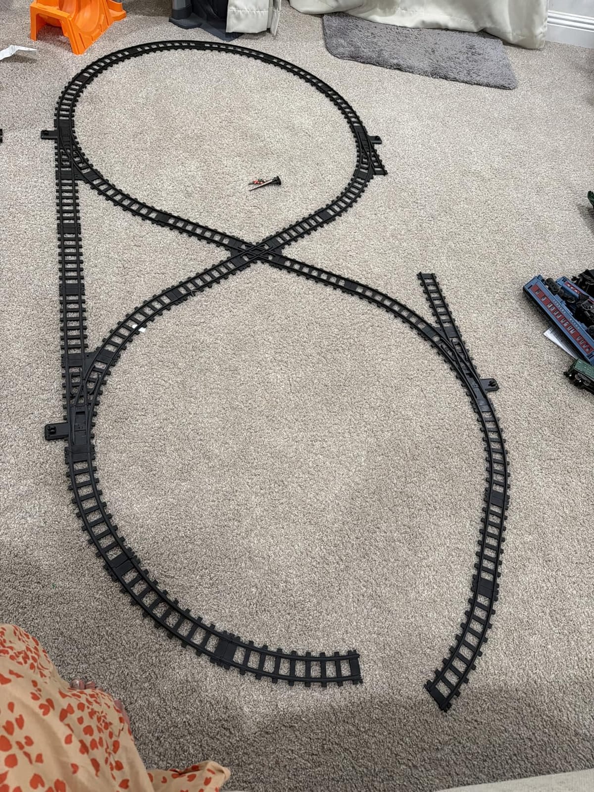 Lionel The Polar Express Battery O Gauge Train Set with Remote & Lights | Train Set, Remote, Lights, Sounds, Smoke, Bluetooth, Age 4+ customer photo 2