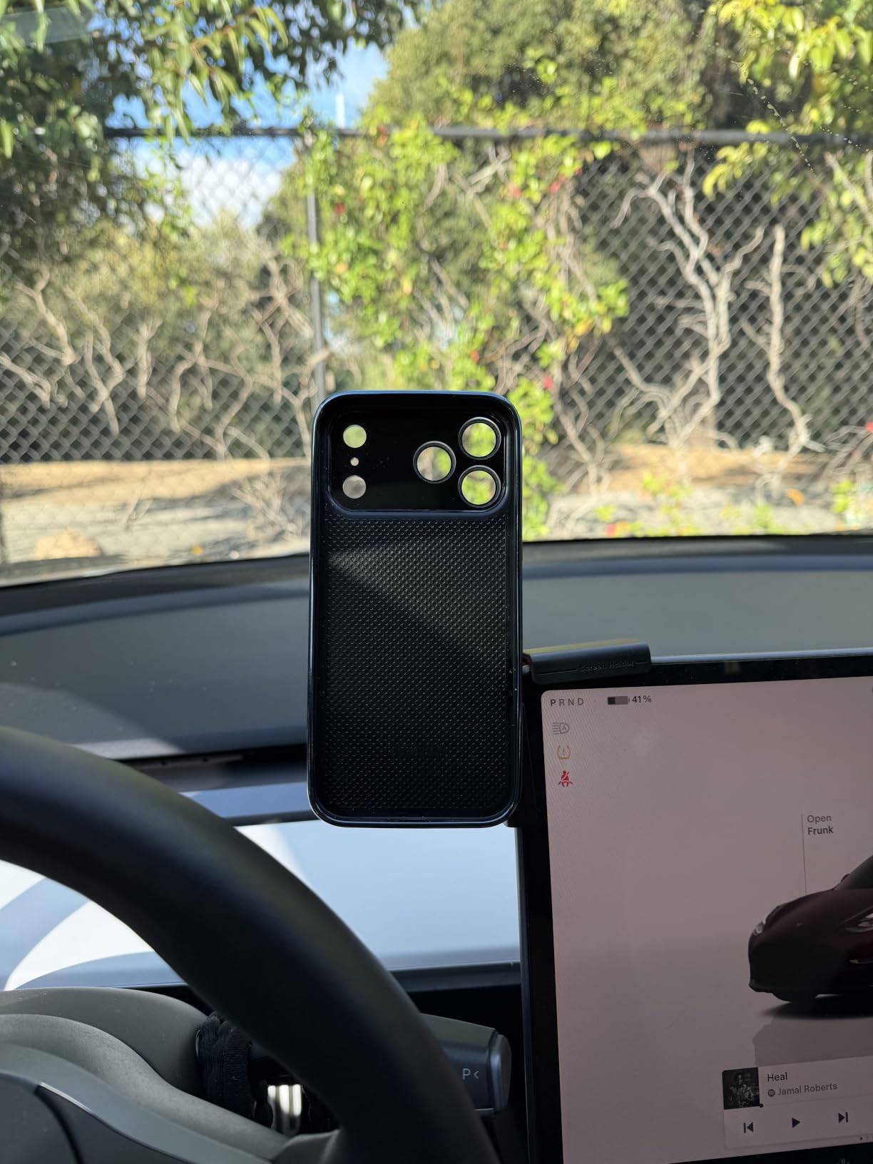 UGREEN Phone Holder for Tesla Model 3 and Y Accessories Magsafe Car Mount Magnetic Phone Mount Strongest Magnet Power Compatible with iPhone 17 16 15 14 13 Plus Pro Max Series customer photo 2