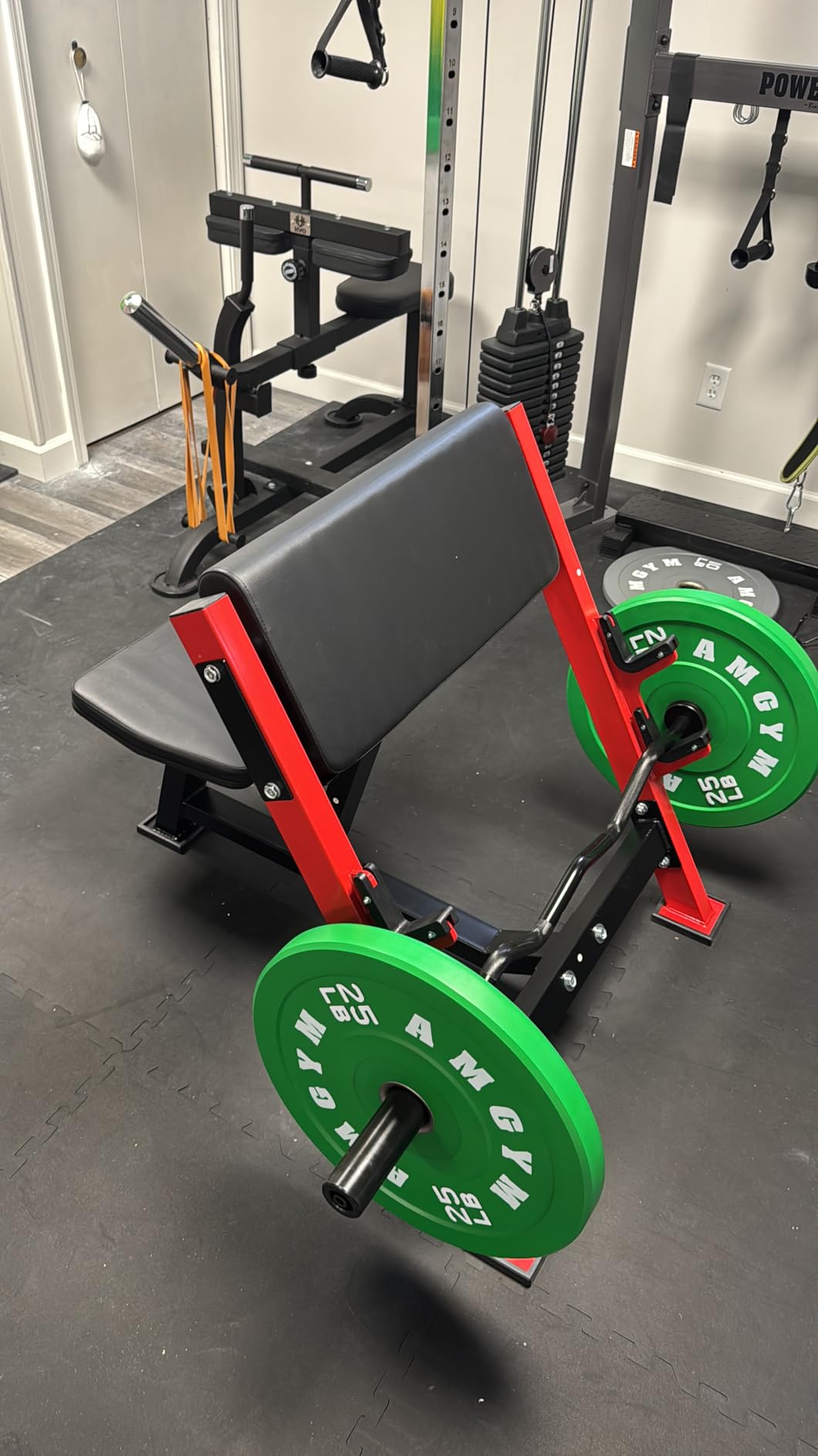 VEVOR Preacher Curl Bench, Strength Training Benches, Max Load 660 LBS Home Gym Fitness Equipment, Seated Arm Isolated Barbell Dumbbell Bicep Station, Adjustable Weight Bench with Bar Holders customer photo 2