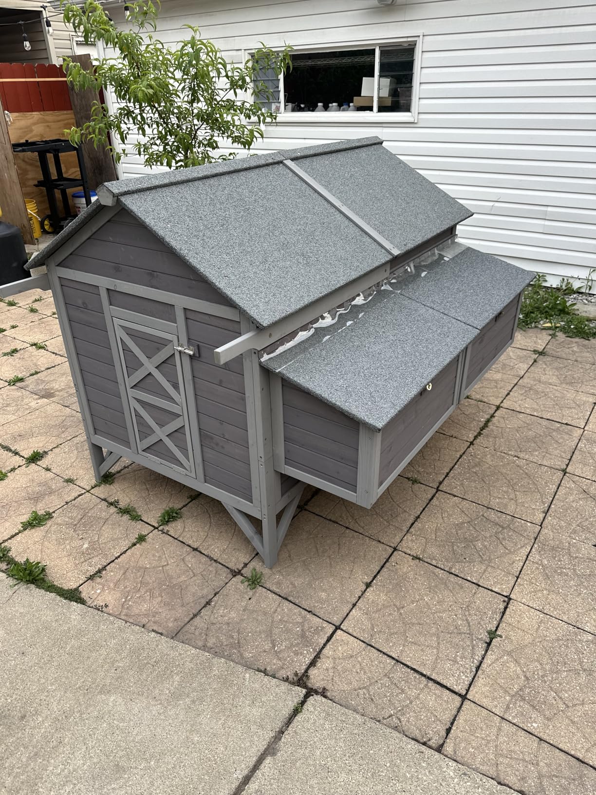 GUTINNEEN Chicken Coop with Super Large Wheels for 8-10 Chickens Mobile Duck House 68.1