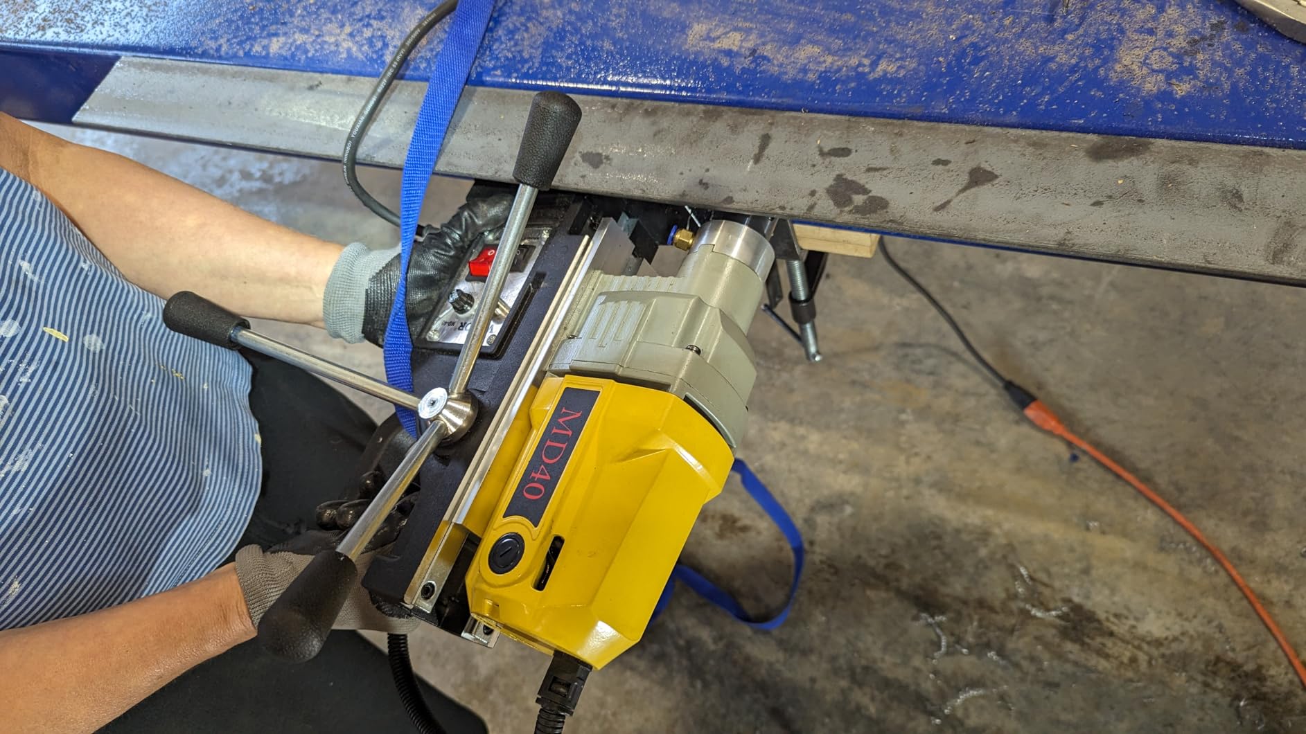 VEVOR Magnetic Drill, 1450W Motor 2 in Boring Diameter, 2878 lbf Electric Mag Drill Press, with 6 Coring Bits, Variable Speed, Drilling Machine for Metal Surface, Home Improvement Industry, Yellow customer photo 2