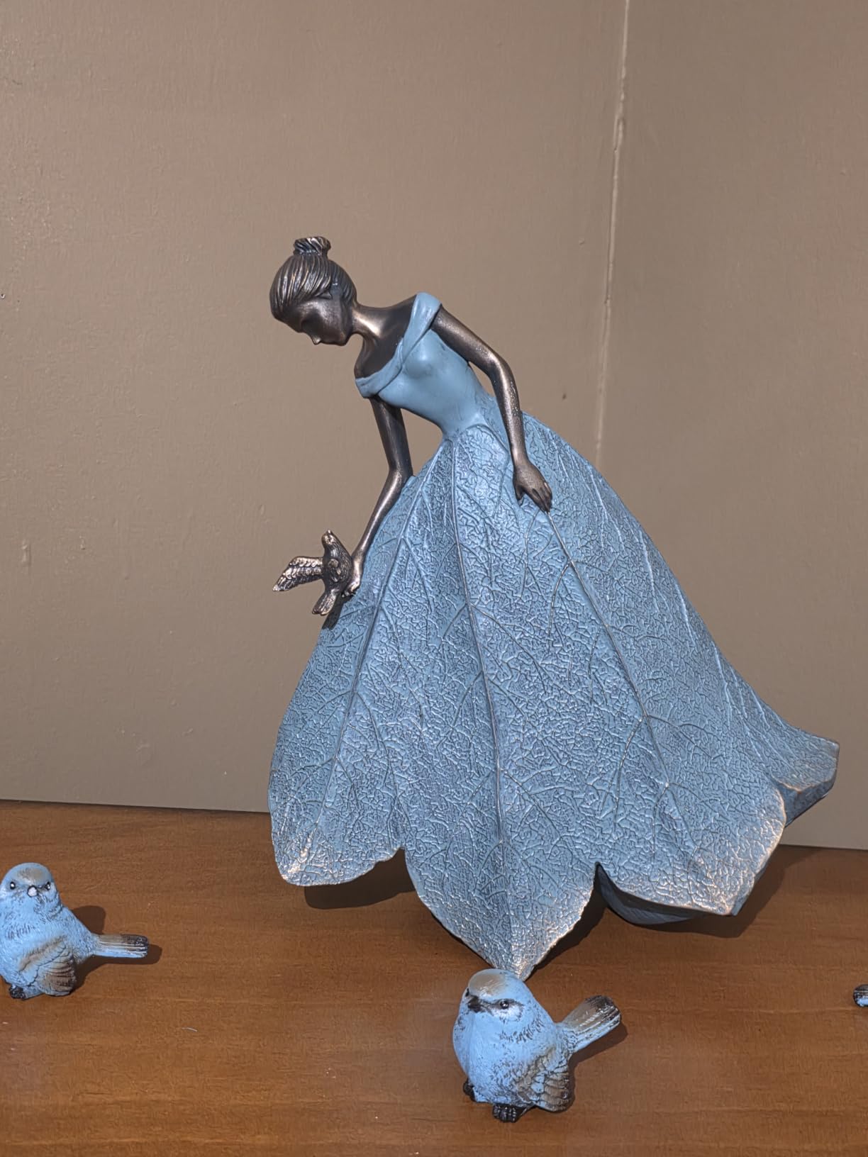 Guichifun Fairy Statues Garden Decor with Solar Lights Gifts for Women | Resin Garden Statues, Outdoor Decor, Patio Yard Lawn Decor, Housewarming Gardening Gifts for Mom, 7.4 x 5.3 x 12 Inch customer photo 2