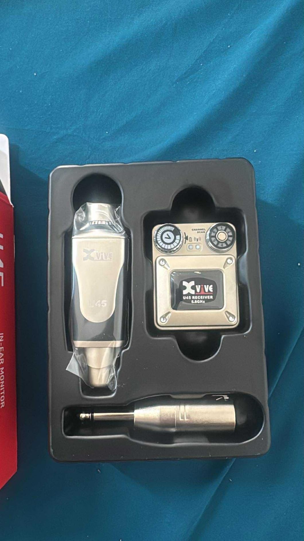 Xvive U45 Wireless in Ear Monitor System 5.8GHz IEM System Transmitter and Bodypack Receiver for Studio, Band Rehearsal, Live Performance, Channel Scan Mode customer photo 1