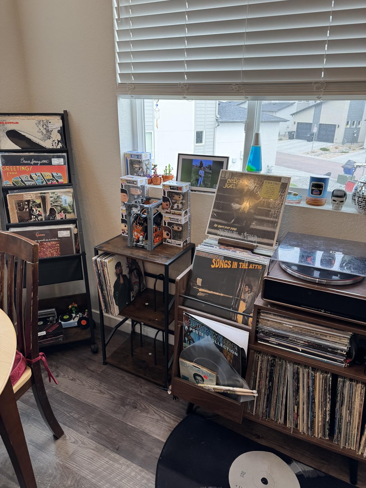LOAKEKEL Record Player Stand, Turntable Stand with Vinyl Record Storage | Vinyl Record Player Table Holds 200 Albums, 3 Tier End Table with Removable Dividers, Living Room, Bedroom, Rustic Brown customer photo 1