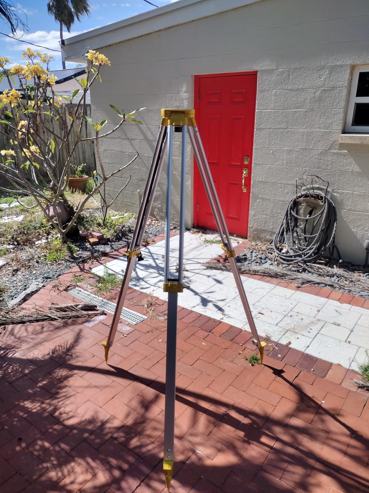 Aluminum Surveying Tripod, Heavy Duty Construction Transit Tripod with Quick Clamp, 5/8-Inch-11 Threaded Flat Head for RTK Base Station, Total Station & Laser Level customer photo 1