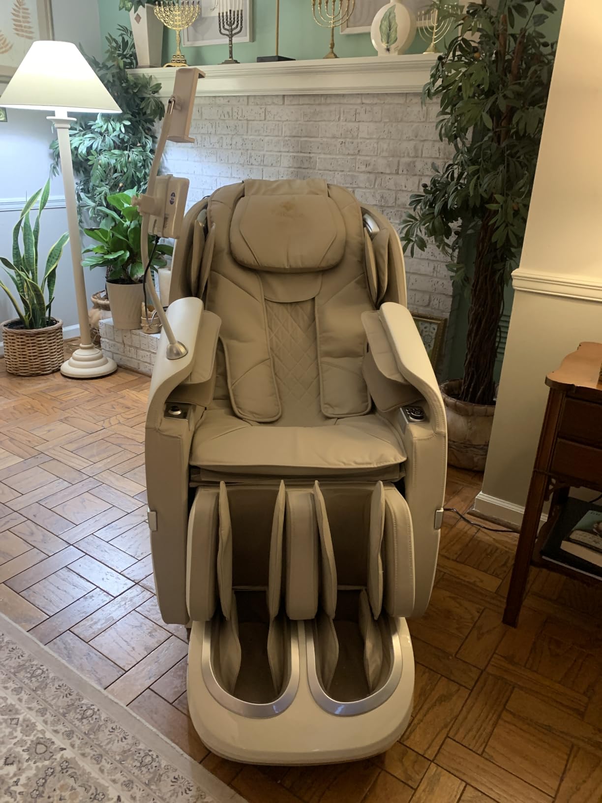 KoziSense A18 Zero Gravity Full Body Massage Chair with Heat | Phone Holder, Bluetooth Speakers, 12 Auto Modes, 6 Manual Modes, Voice Control, Body Scan, Back Chest Calf Heat customer photo 1