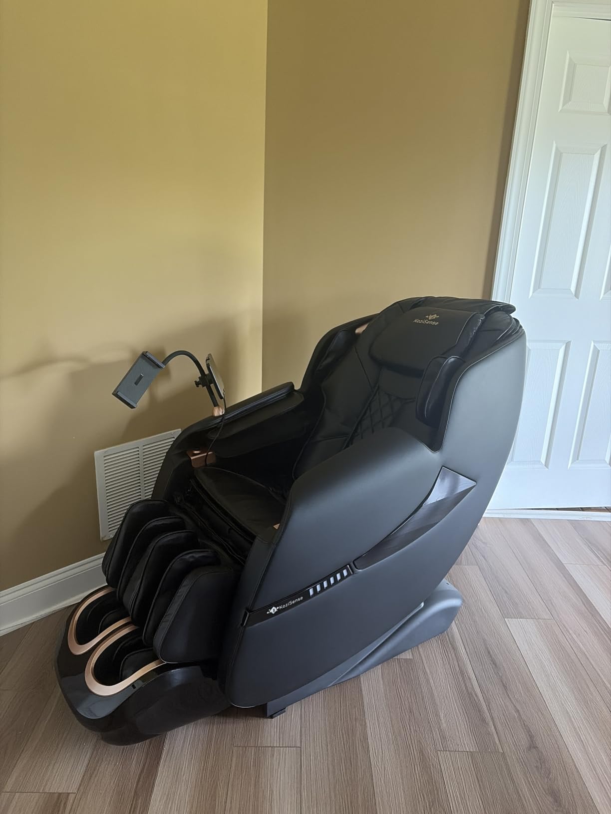 KoziSense A18 Zero Gravity Full Body Massage Chair with Heat | Phone Holder, Bluetooth Speakers, 12 Auto Modes, 6 Manual Modes, Voice Control, Body Scan, Back Chest Calf Heat customer photo 2