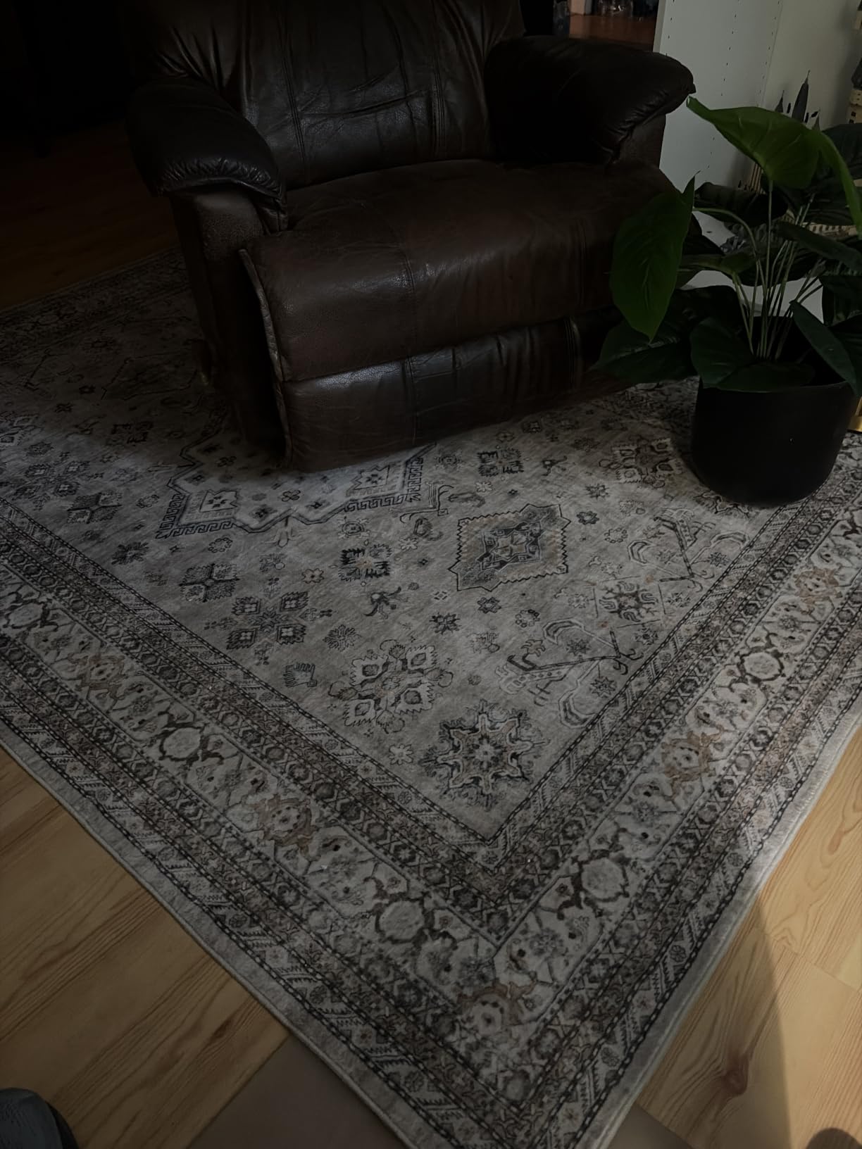 cotiled 8ft Round Living Room Area Rug, Washable, Traditional, Beige | Soft Distressed Oriental Design with Vintage Charm for Bedroom, Dining Room, and Home Office customer photo 1