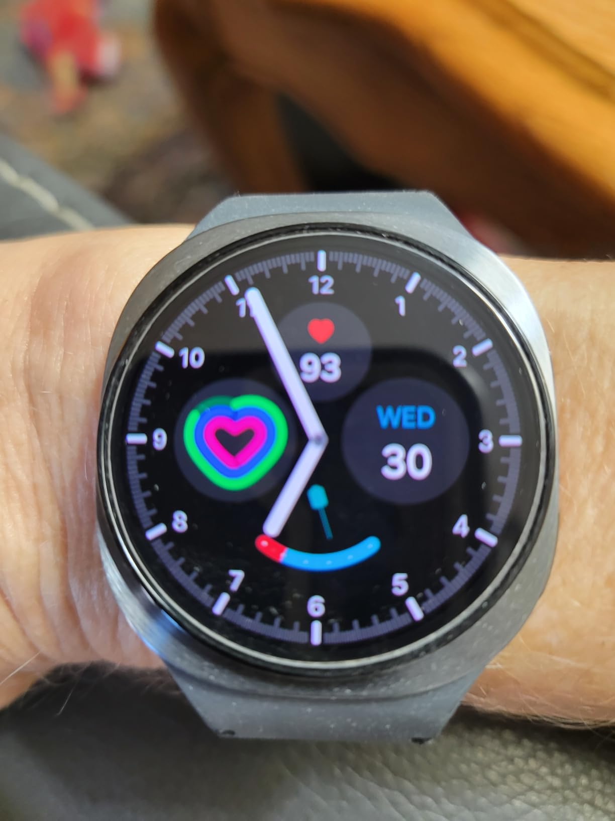 Samsung Galaxy Watch 8 (2025), Graphite, 40mm, Bluetooth Smartwatch | Cushion Design, Fitness Tracker, Sleep Coaching, Running Coach, Energy Score, Heart Rate Tracking customer photo 2