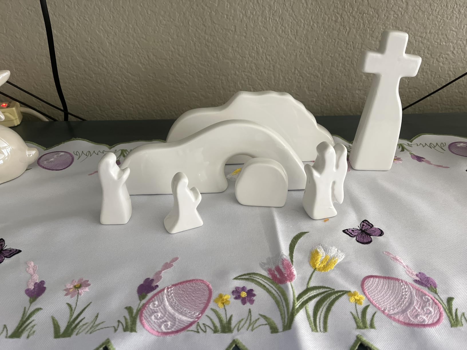NEROSUN Nativity Scene Set, 13Pcs Wooden Christmas Nativity Scene Miniature Holy Family Figurines, Minimalism Boho Tabletop Christmas Manger Decorations for Christan Indoor Home Mantel Display customer photo 2